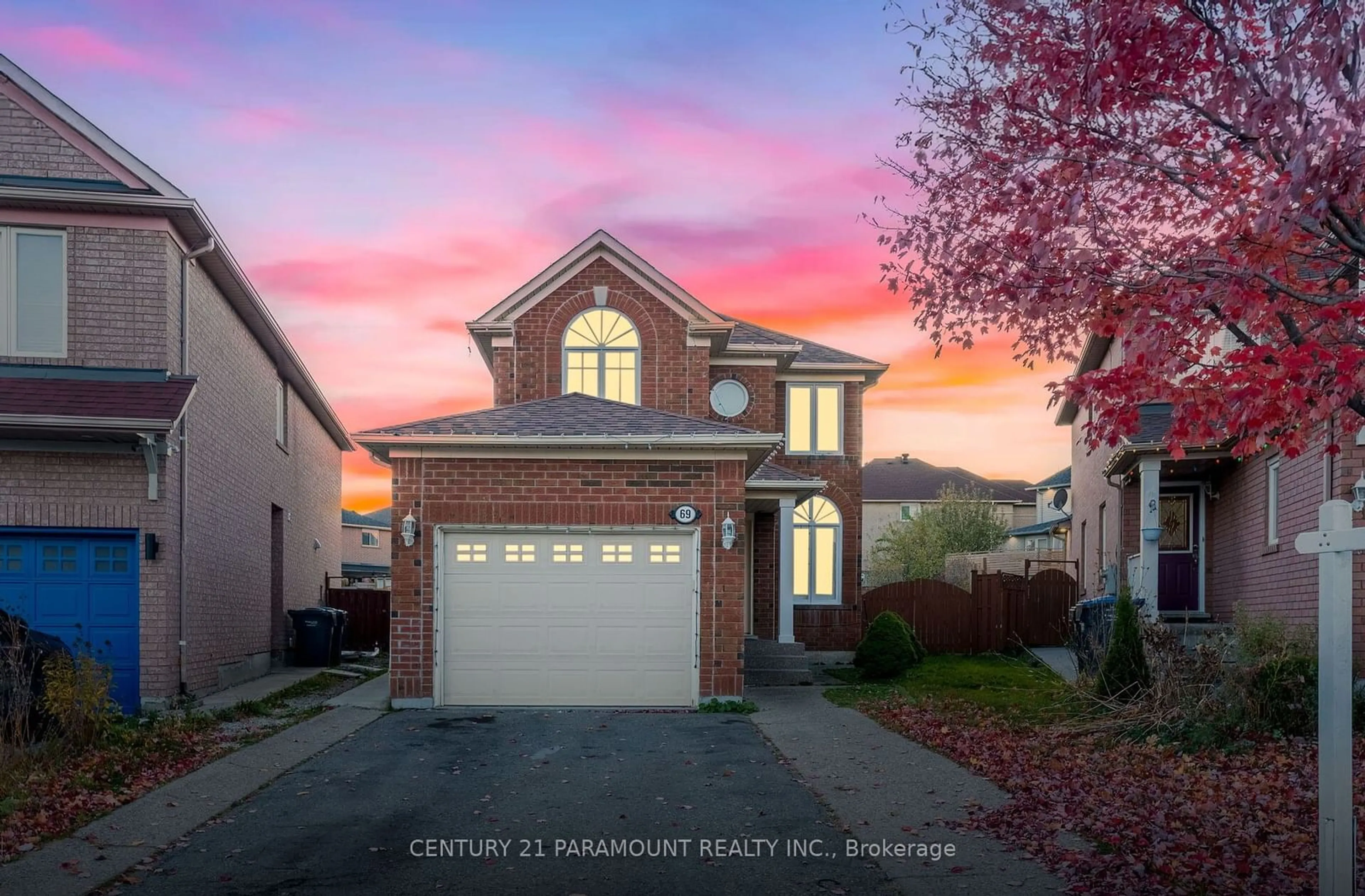 A pic from outside/outdoor area/front of a property/back of a property/a pic from drone, street for 69 Narrow Valley Cres, Brampton Ontario L6R 2M4