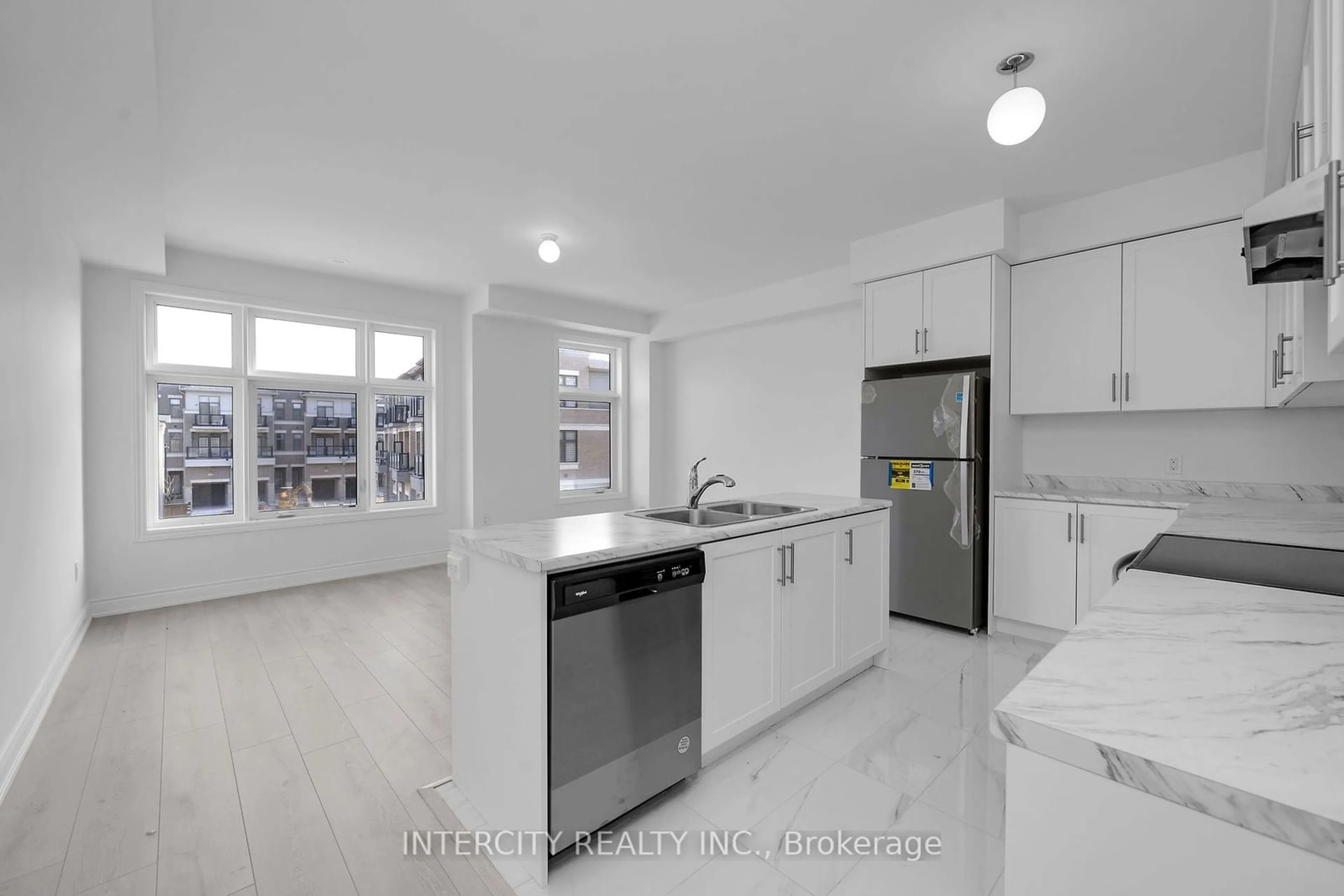 Open concept kitchen, unknown for 4 Tarmola Park Crt, Toronto Ontario M9L 2L1