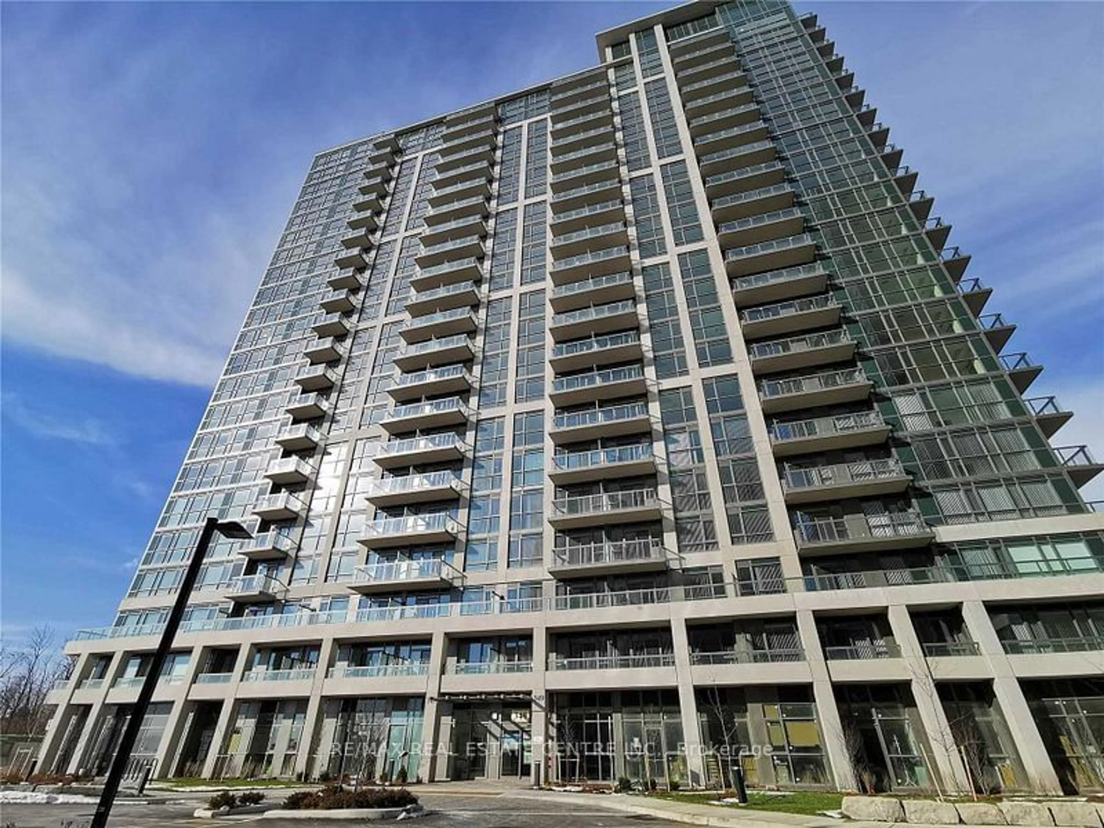 Indoor foyer for 349 Rathburn Rd #2219, Mississauga Ontario L5B 0K6