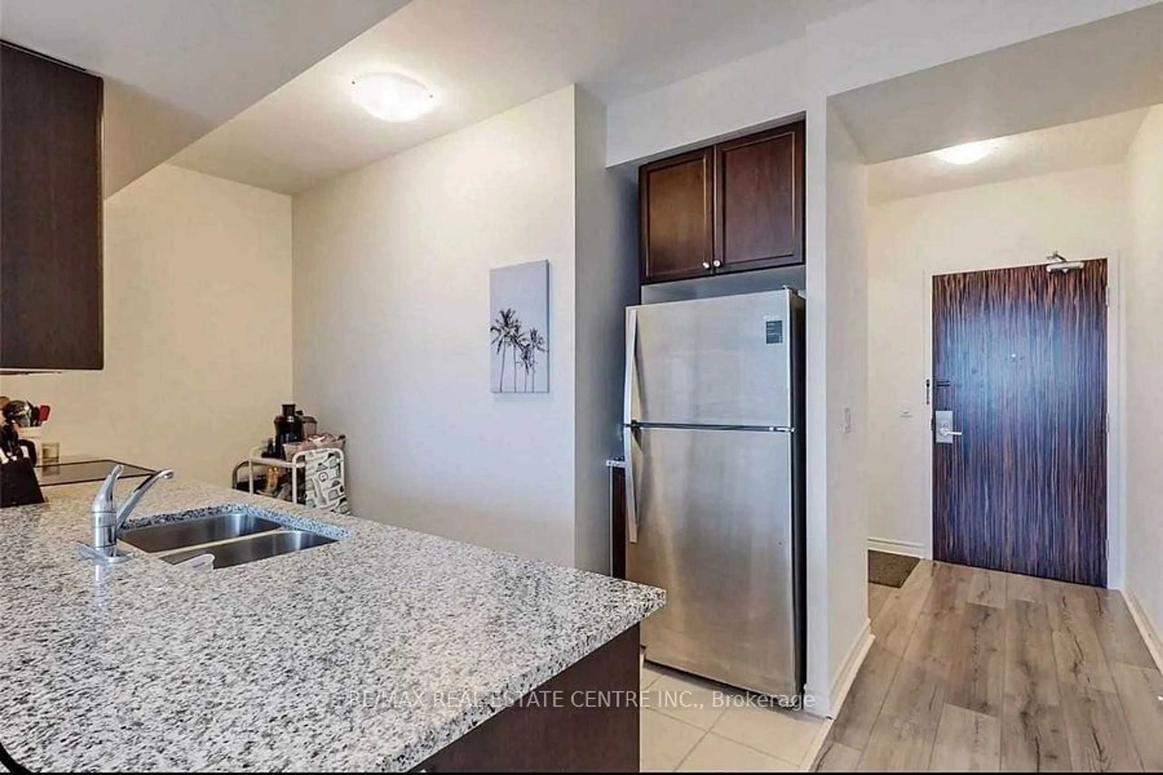 Standard kitchen, unknown for 349 Rathburn Rd #2219, Mississauga Ontario L5B 0K6