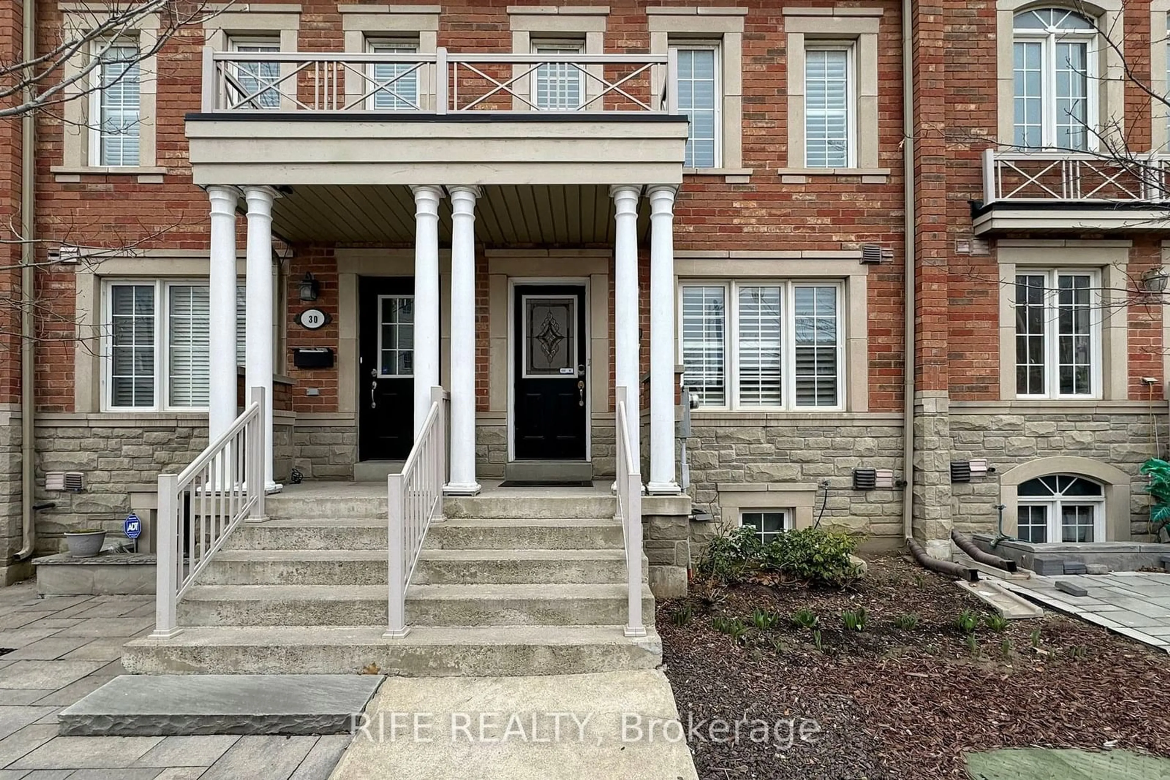 Indoor entryway for 32 Odoardo Disanto Circ, Toronto Ontario M3L 0E7