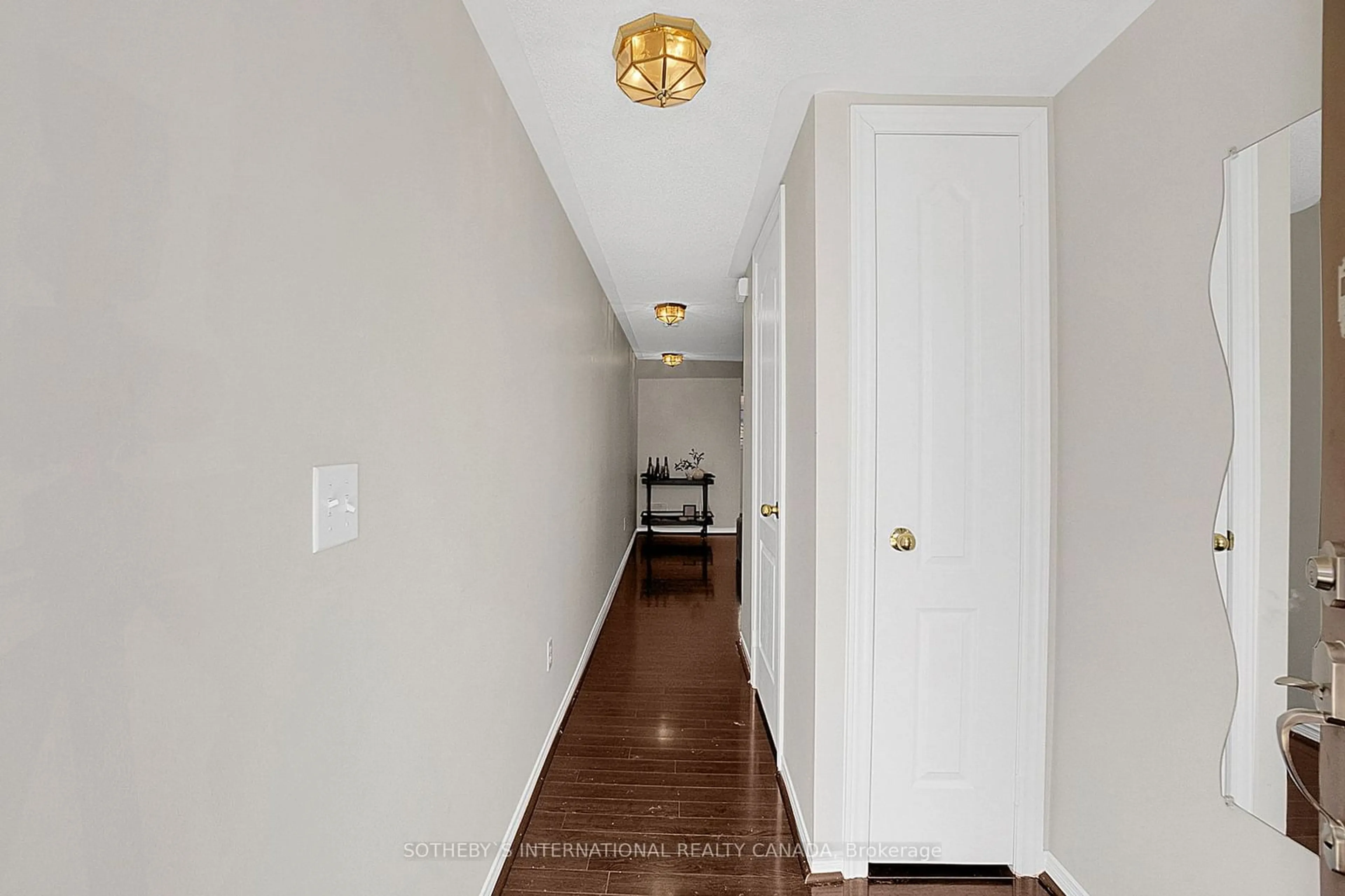 Indoor entryway for 7 Gemstone Lane, Brampton Ontario L6X 0H1