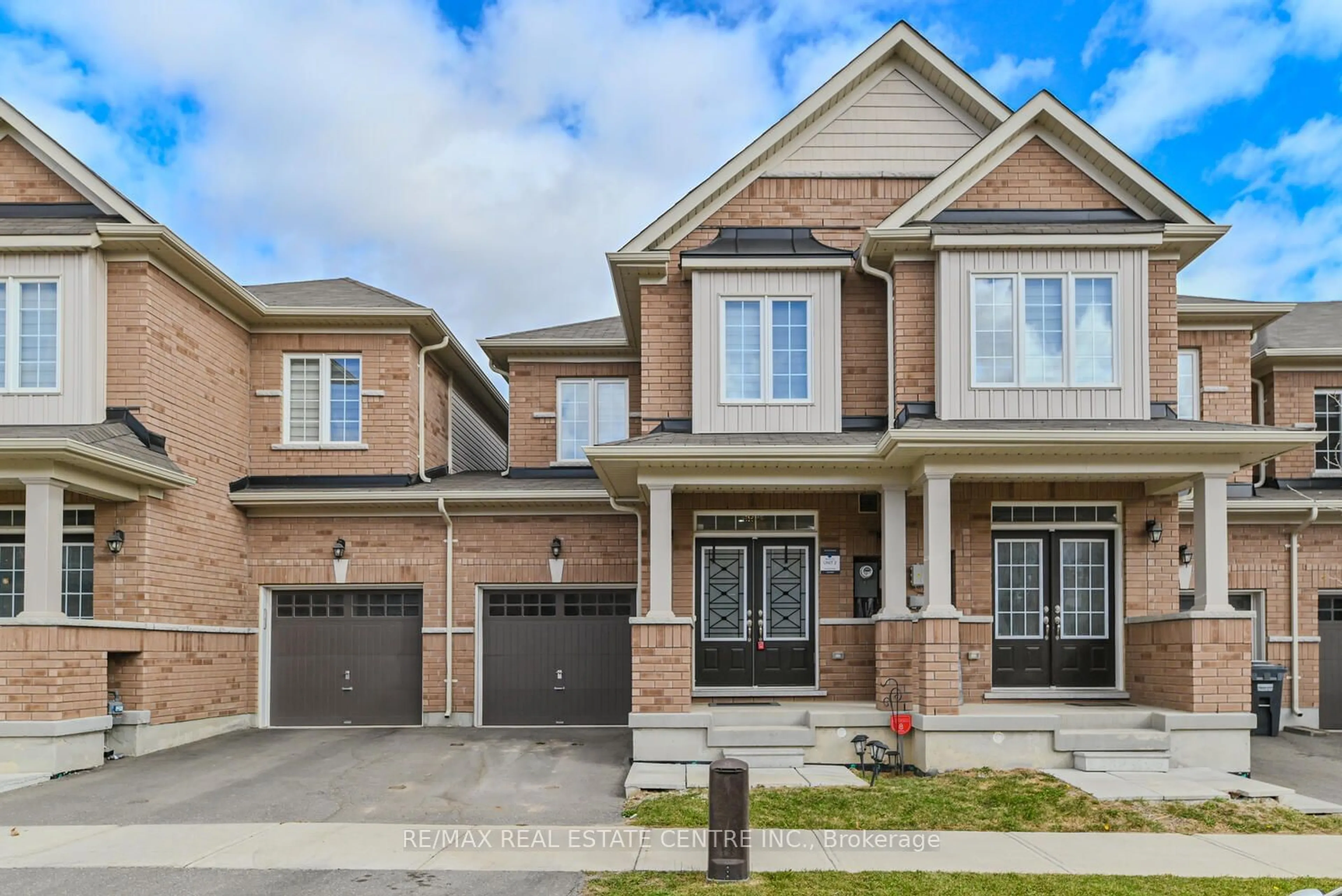 Home with brick exterior material, street for 15 OLEARY Rd, Brampton Ontario L7A 4X1