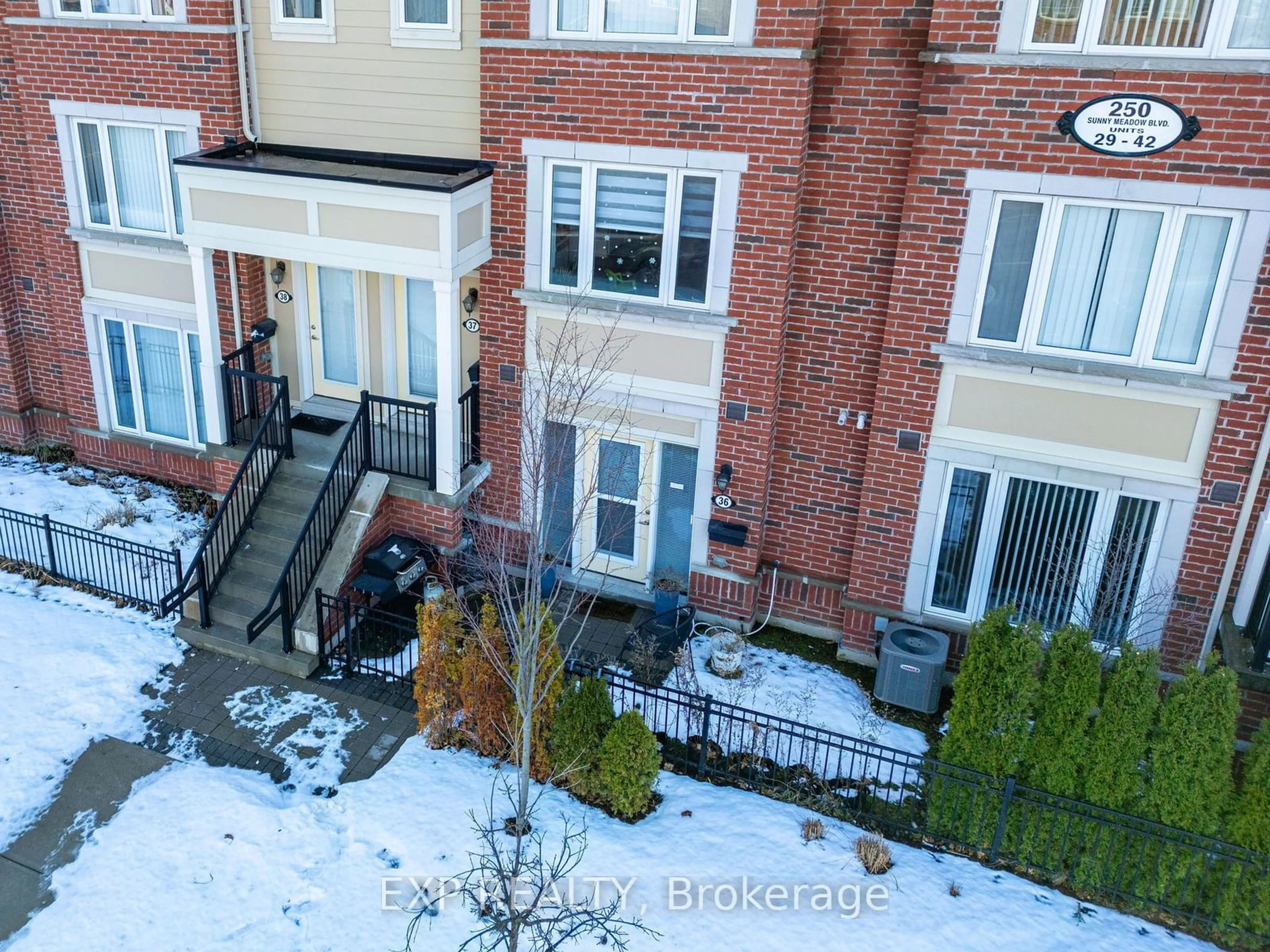 A pic from outside/outdoor area/front of a property/back of a property/a pic from drone, city buildings view from balcony for 250 Sunny Meadow Blvd #36, Brampton Ontario L6R 3Y7