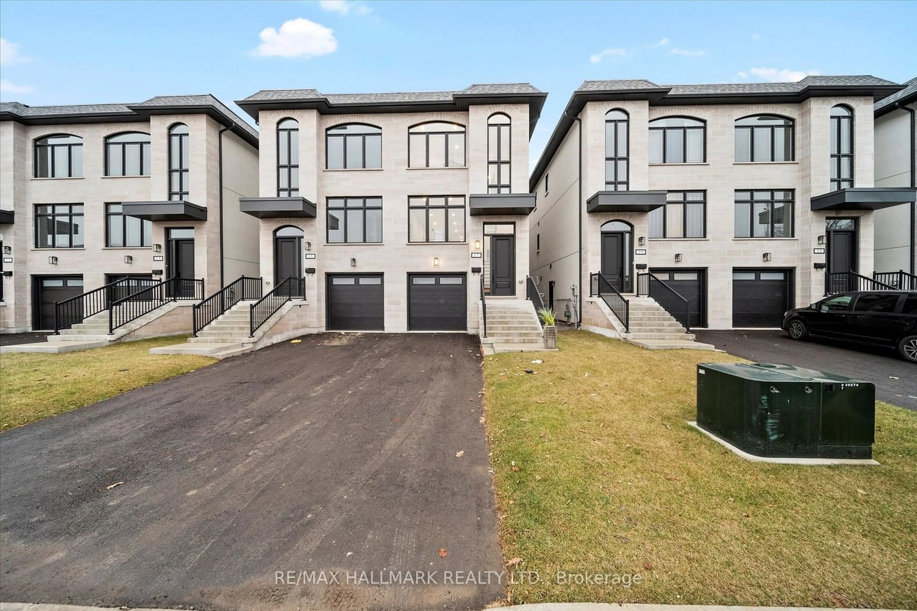 A pic from outside/outdoor area/front of a property/back of a property/a pic from drone, street for 17 Antonio Crt, Toronto Ontario M9L 2J7