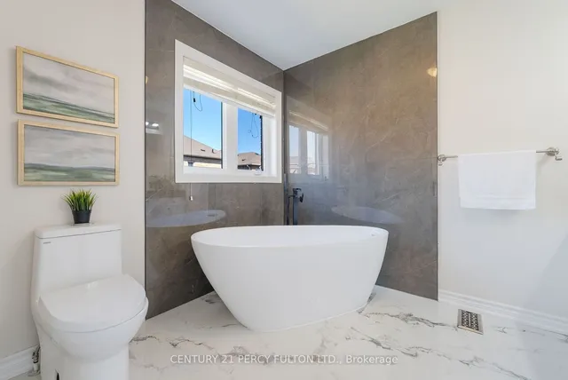 Additional property image - 345 Nairn Circ