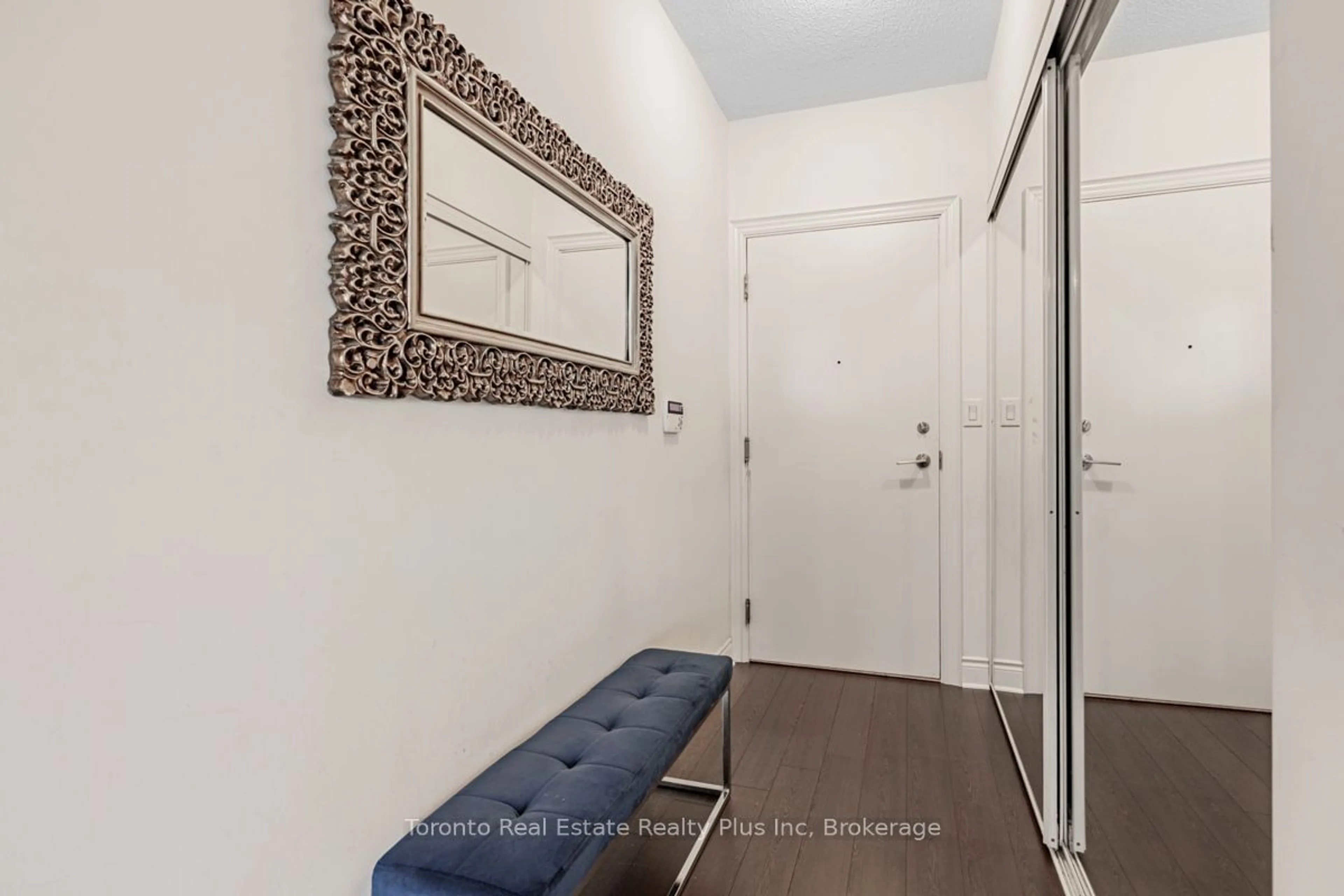 Indoor entryway for 16 Brookers Lane #2205, Toronto Ontario M8V 0A5