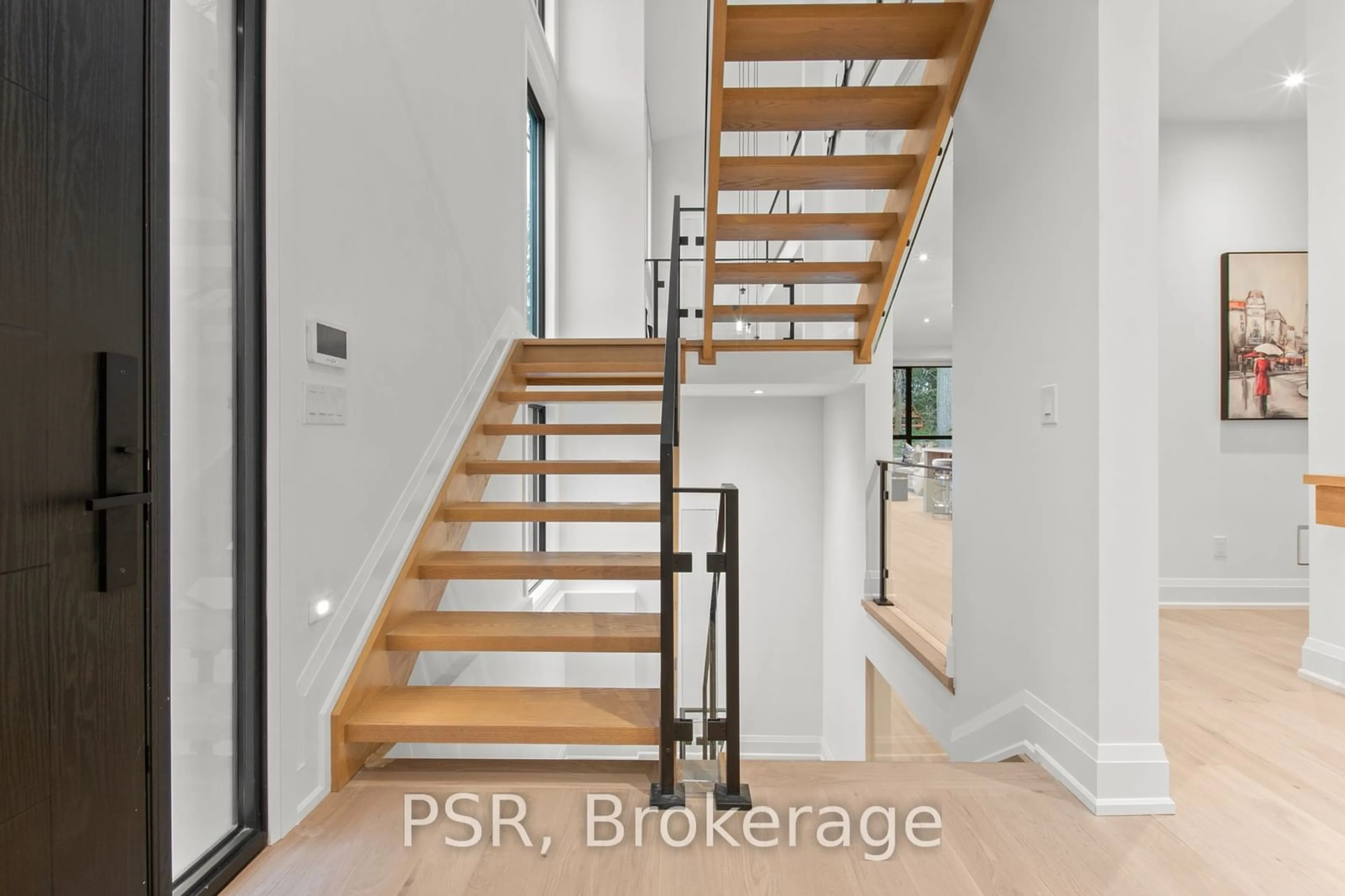 Stairs for 168 Kenollie Ave, Mississauga Ontario L5G 2H8