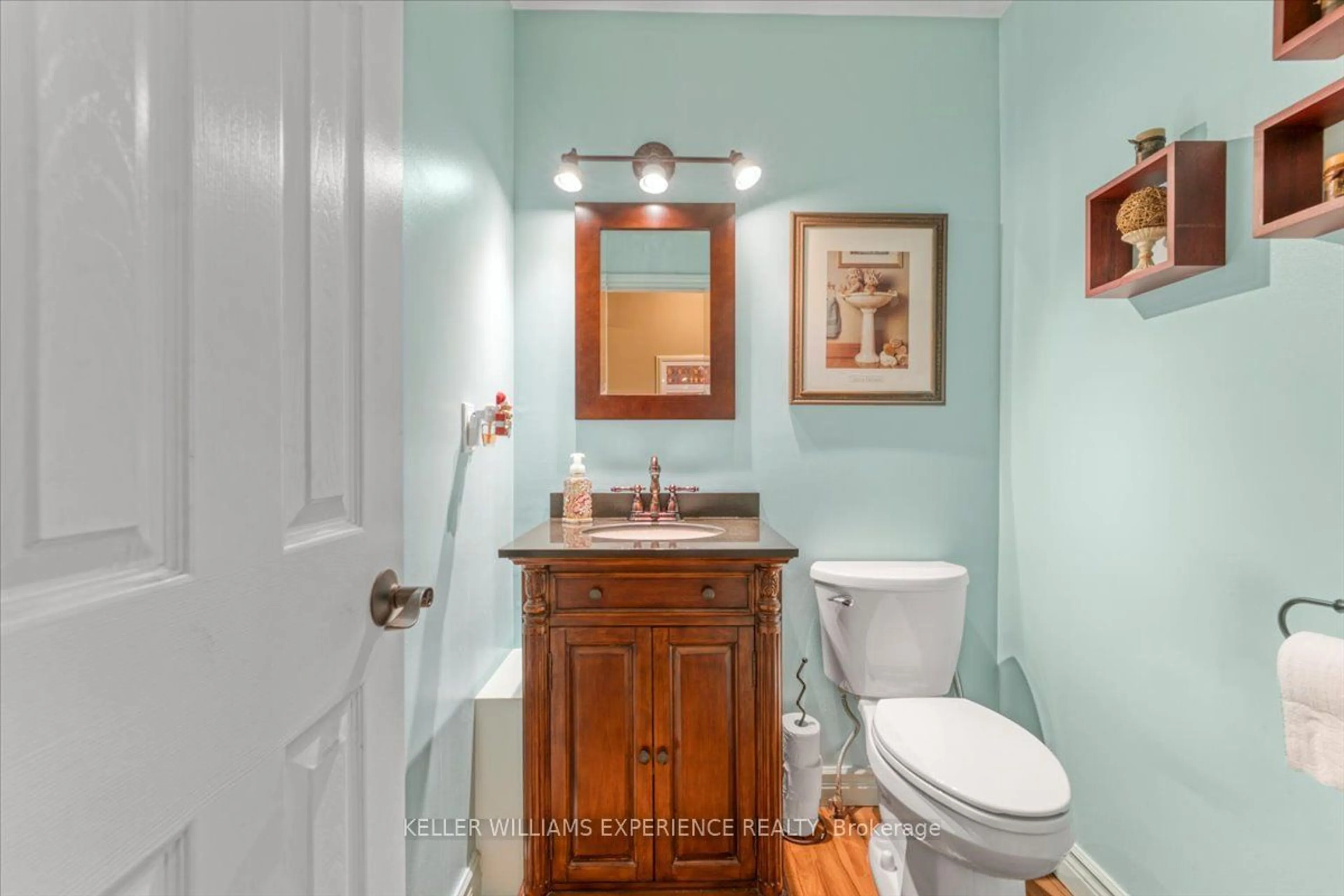 Standard bathroom, ceramic/tile floor for 3 King Arthurs Crt, Caledon Ontario L7E 1P2