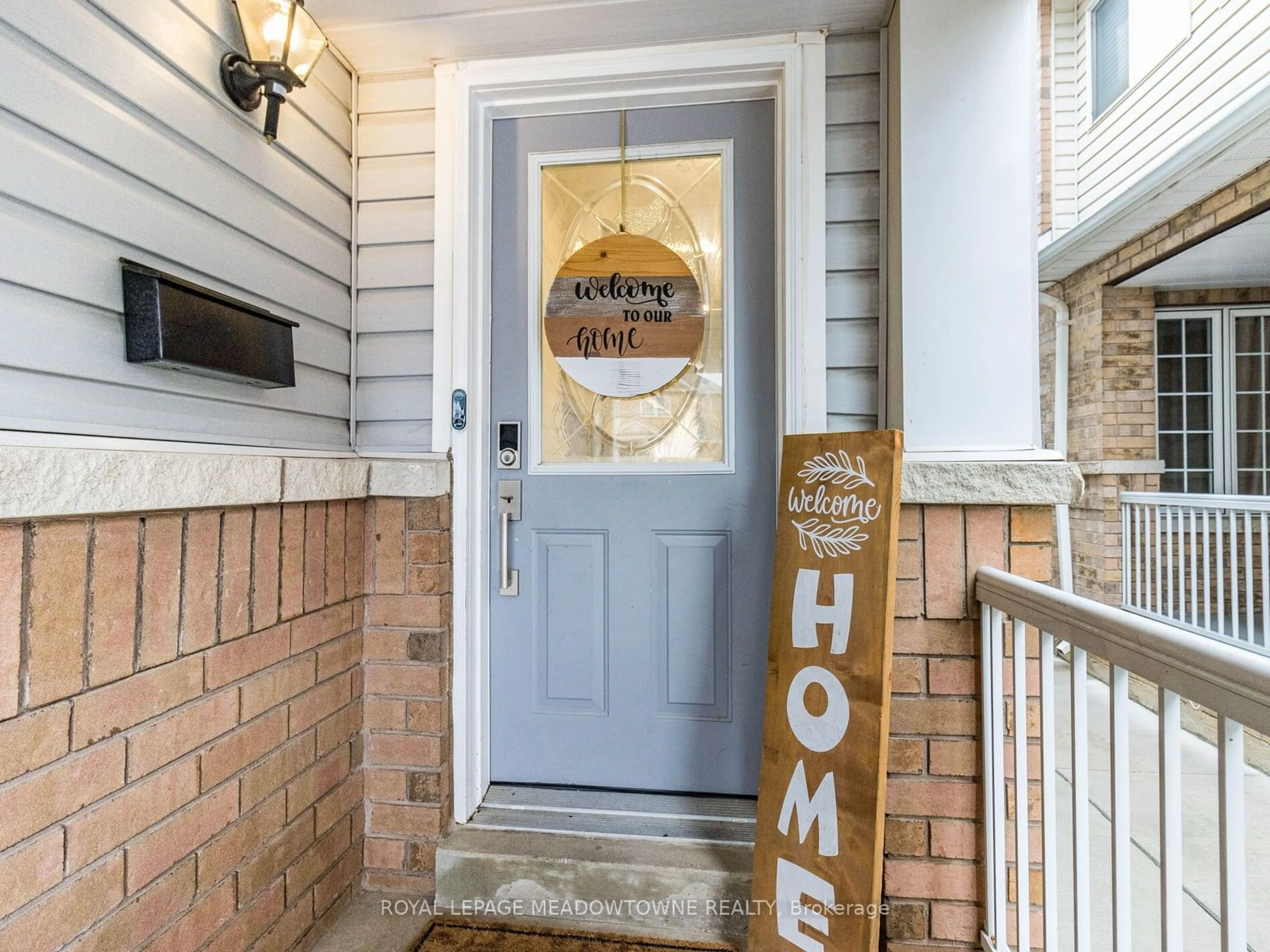 Indoor entryway for 20 Sloan Dr, Milton Ontario L9T 5P9