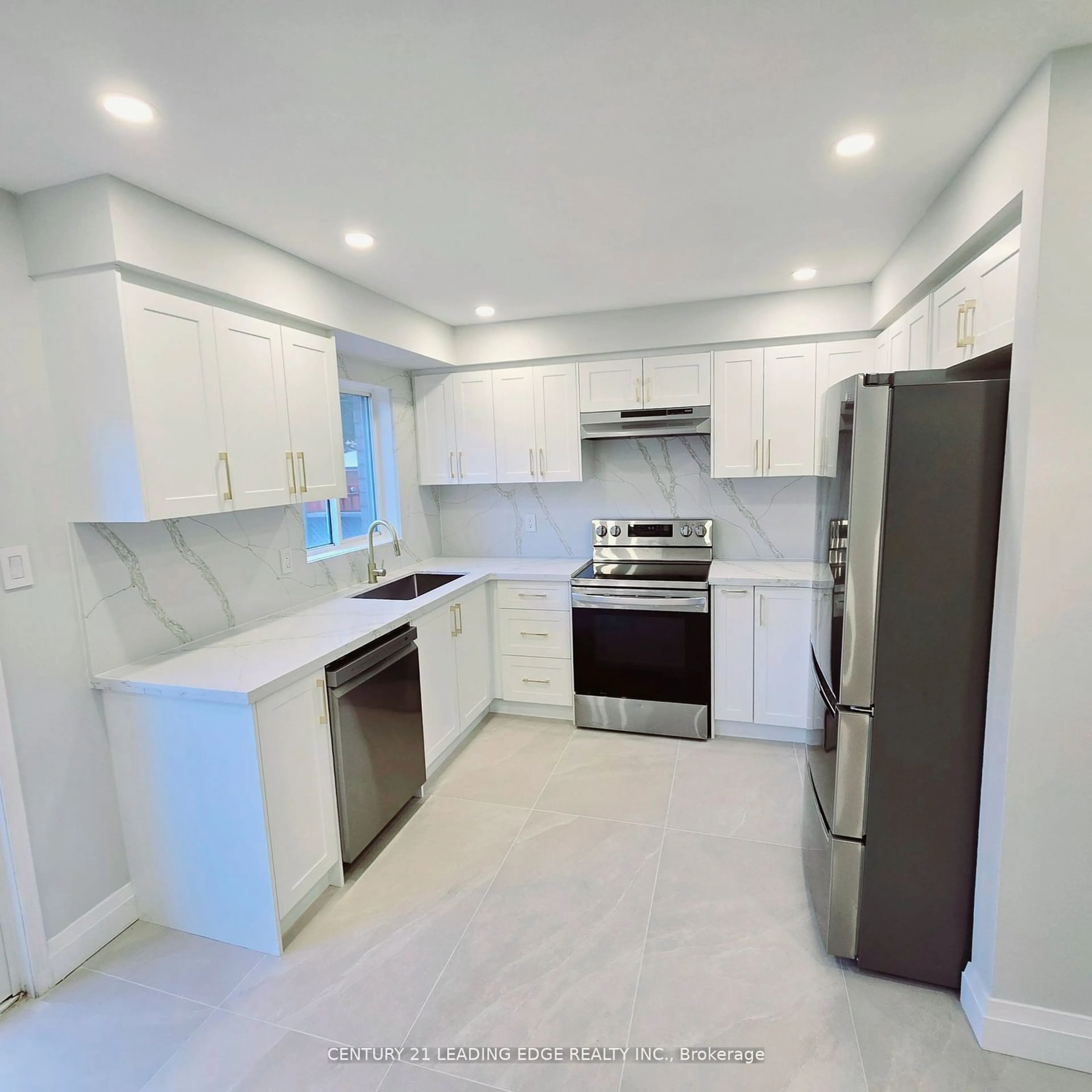 Open concept kitchen, ceramic/tile floor for 15 Hackberry Gate, Brampton Ontario L6R 2E7