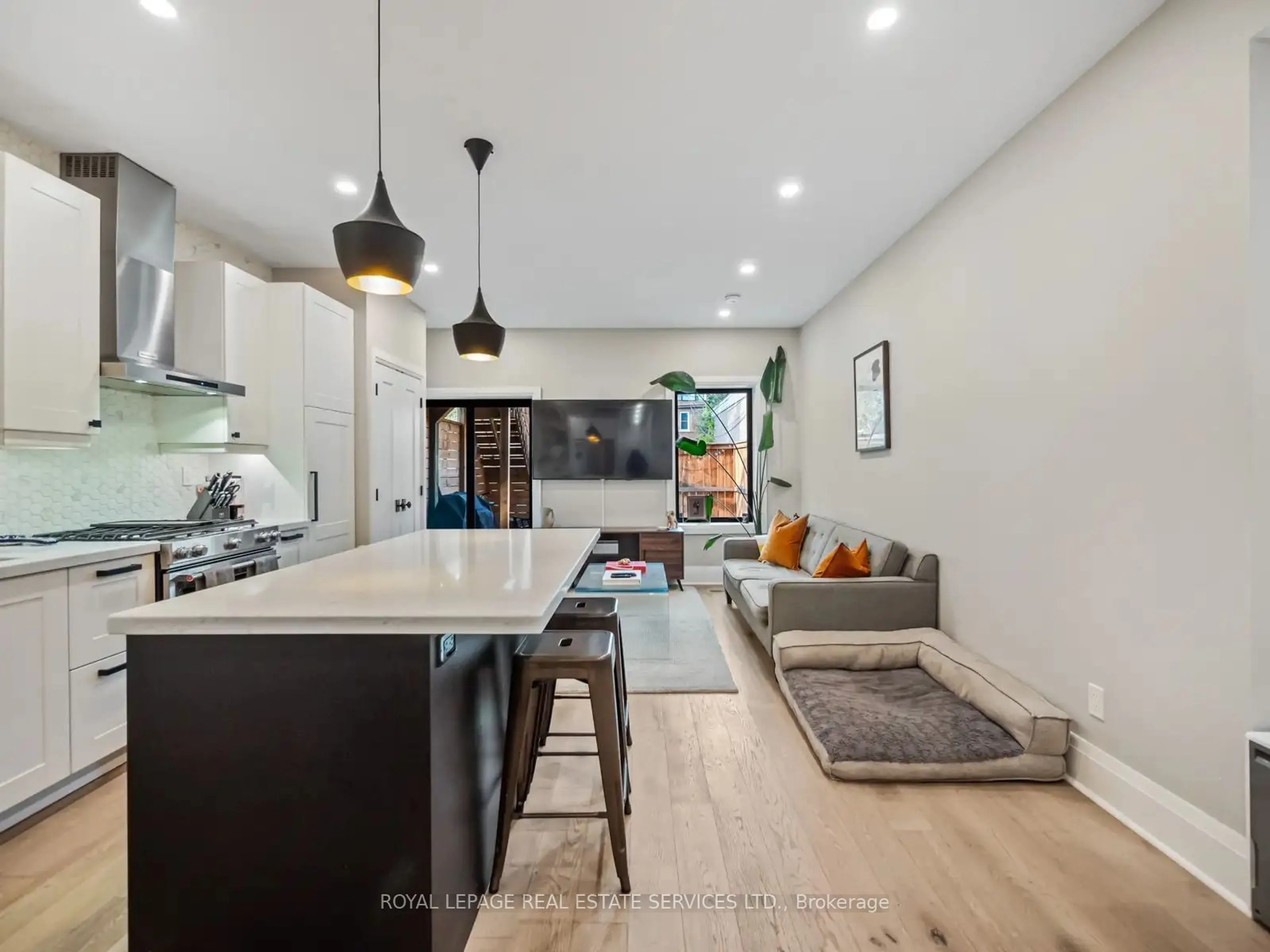 Open concept kitchen, unknown for 238 Garden Ave, Toronto Ontario M6R 1J1