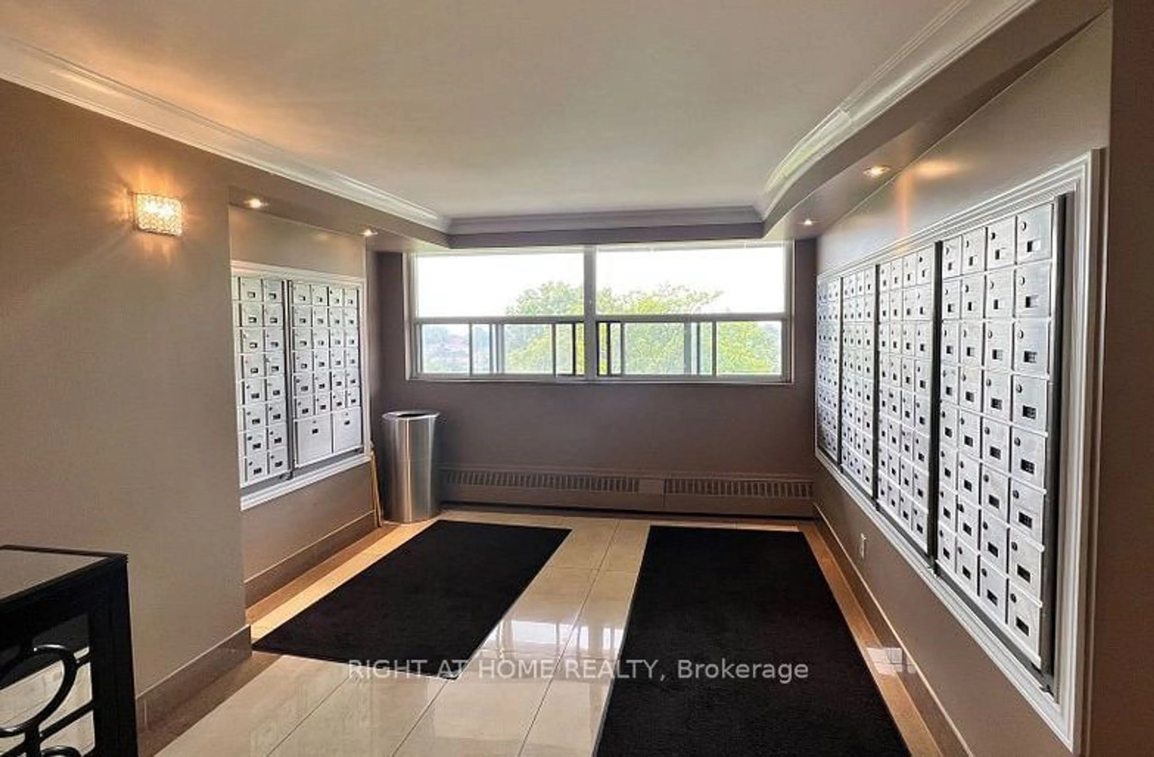 Indoor foyer for 541 Blackthorn Ave #405, Toronto Ontario M6M 5A6