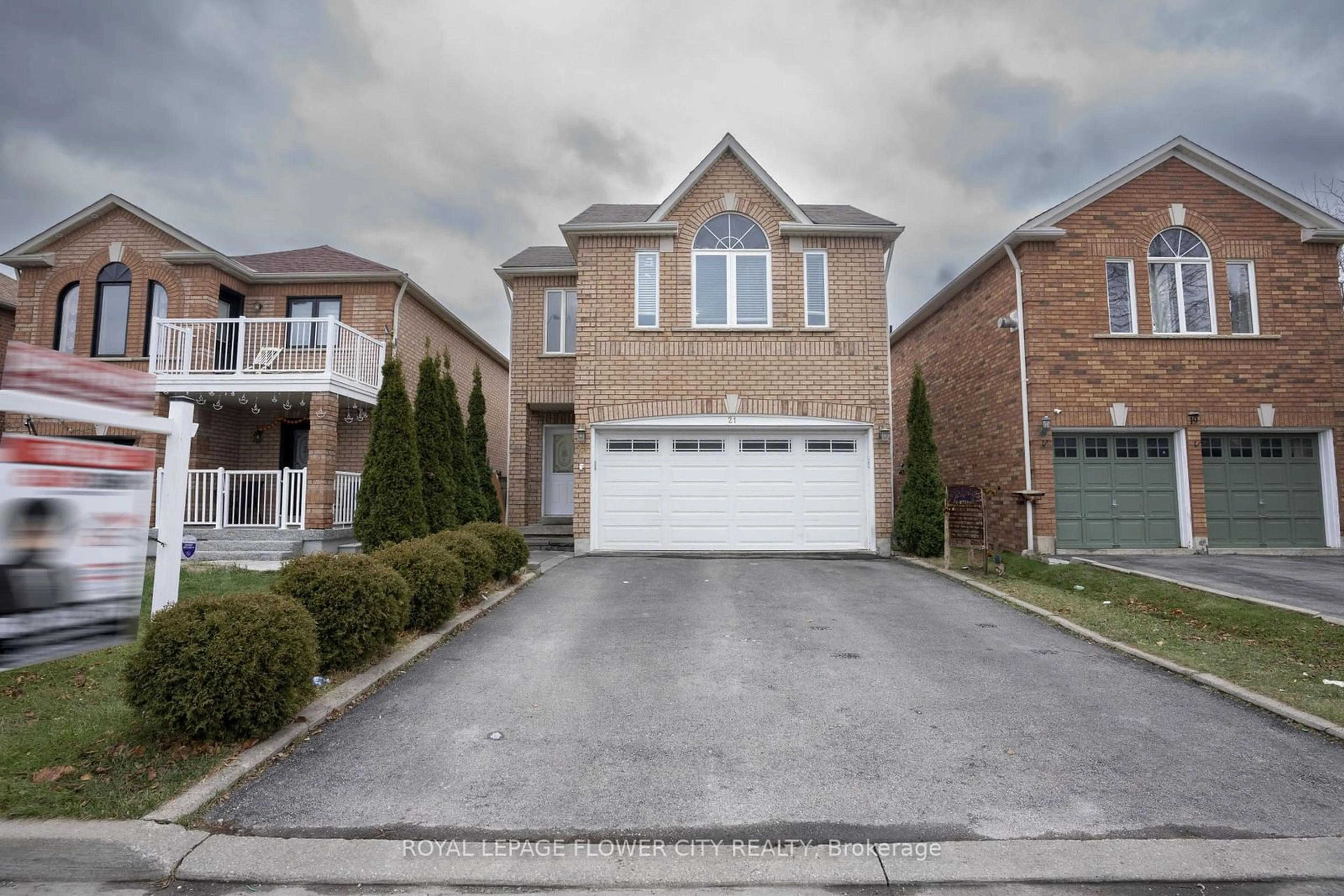 Home with brick exterior material, street for 21 Summerdale Cres, Brampton Ontario L6X 4V8