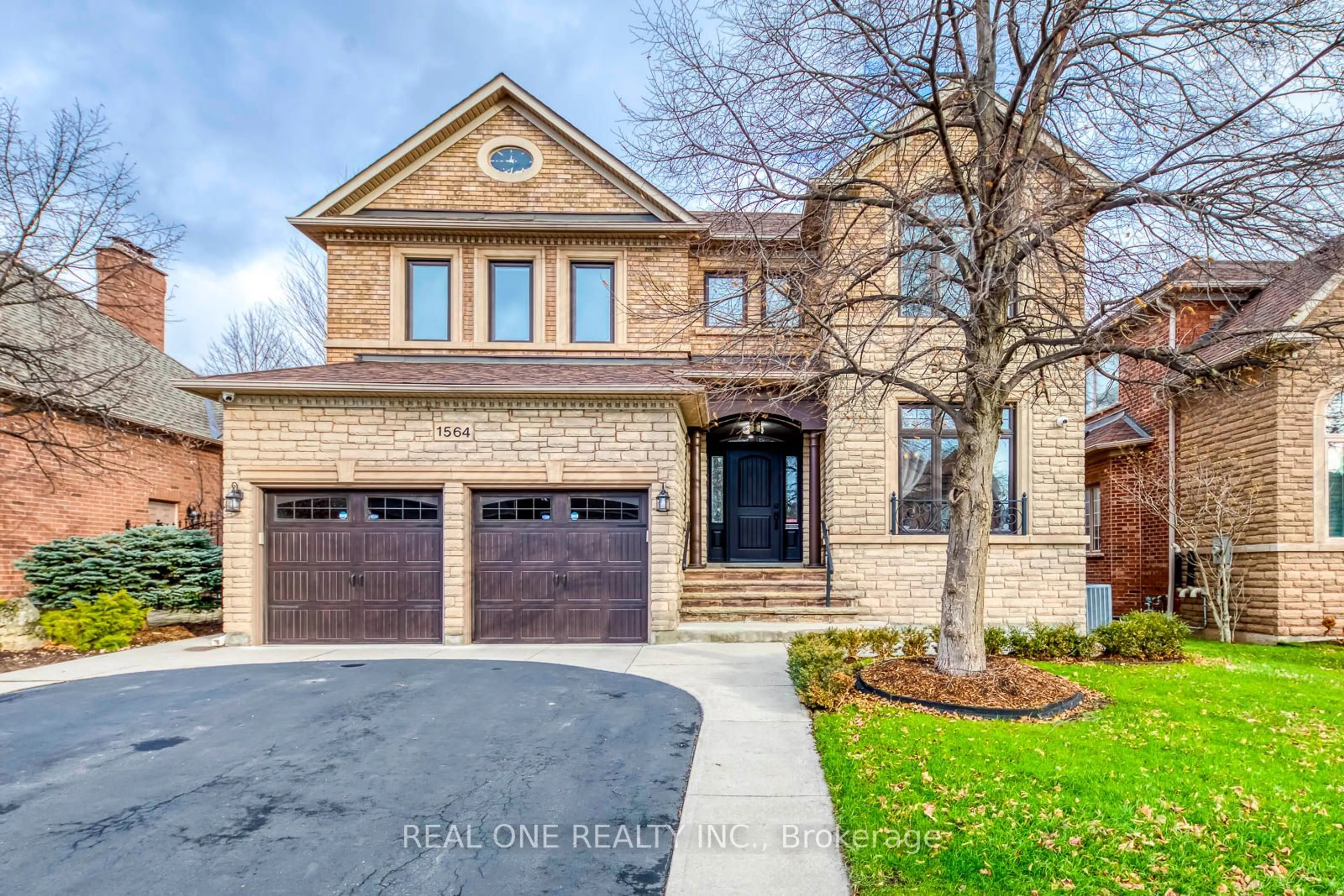 Home with brick exterior material, street for 1564 Pinery Cres, Oakville Ontario L6H 7J9