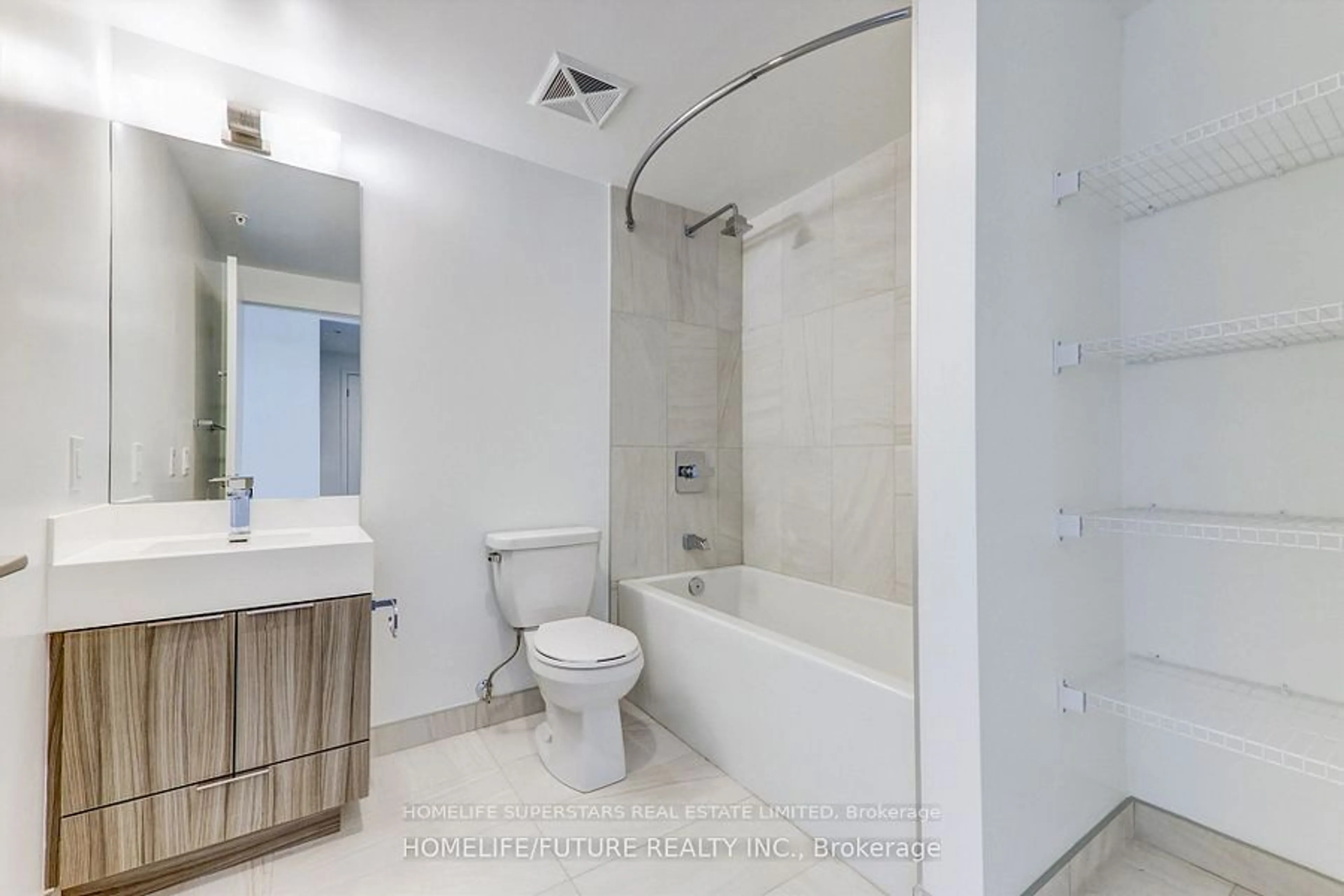 Standard bathroom, ceramic/tile floor for 30 SAMUEL WOOD Way #904, Toronto Ontario M9B 0C9