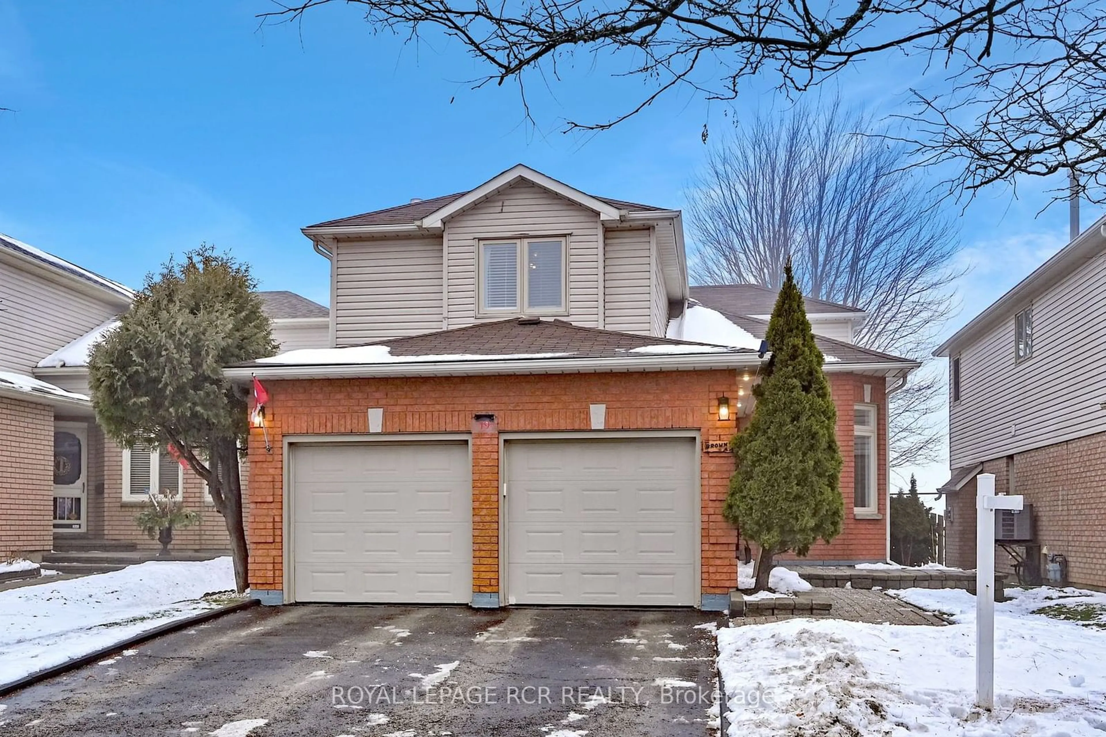 Home with brick exterior material, street for 19 Eastview Cres, Orangeville Ontario L9W 4X3