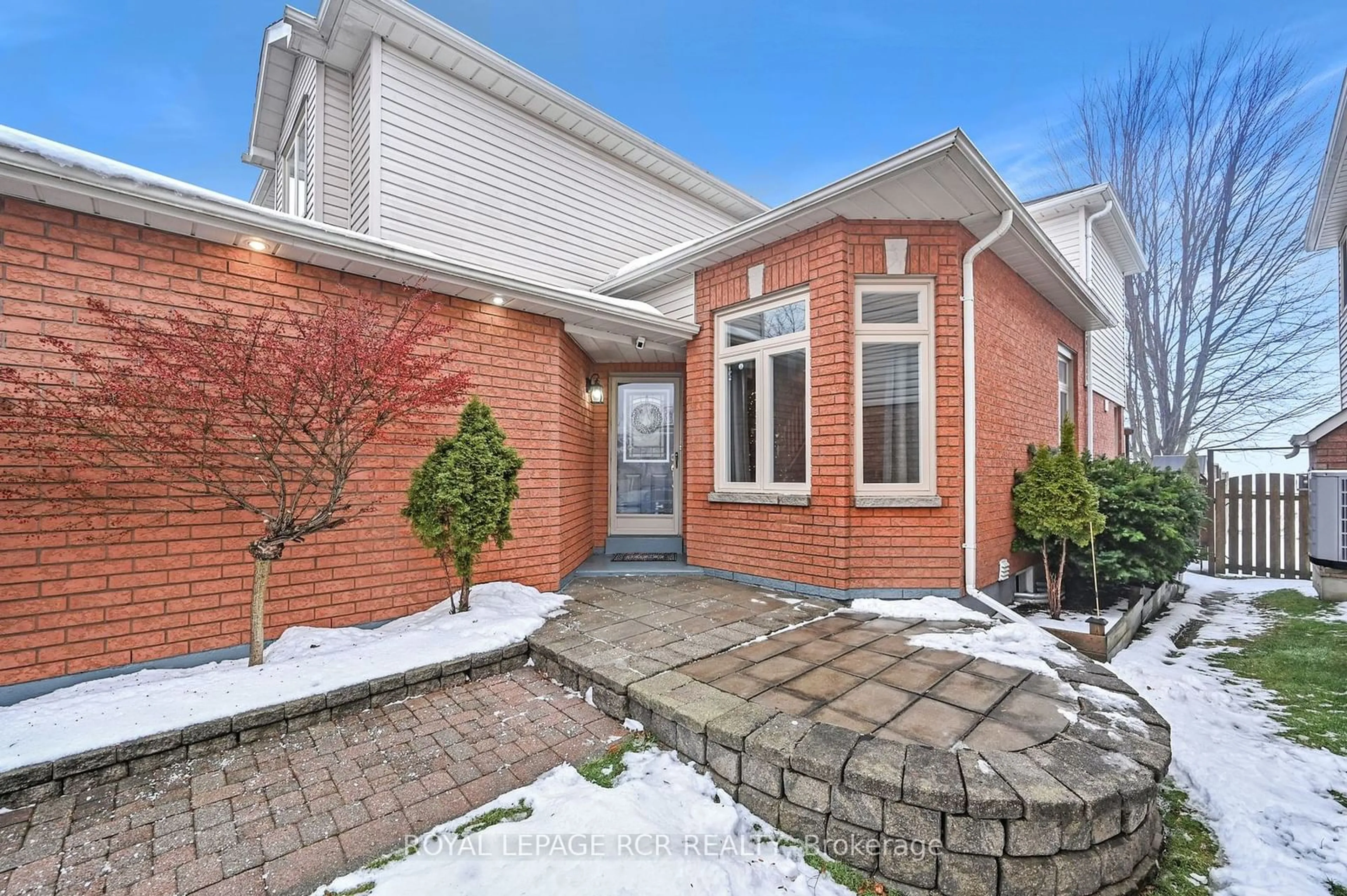 Home with brick exterior material, street for 19 Eastview Cres, Orangeville Ontario L9W 4X3