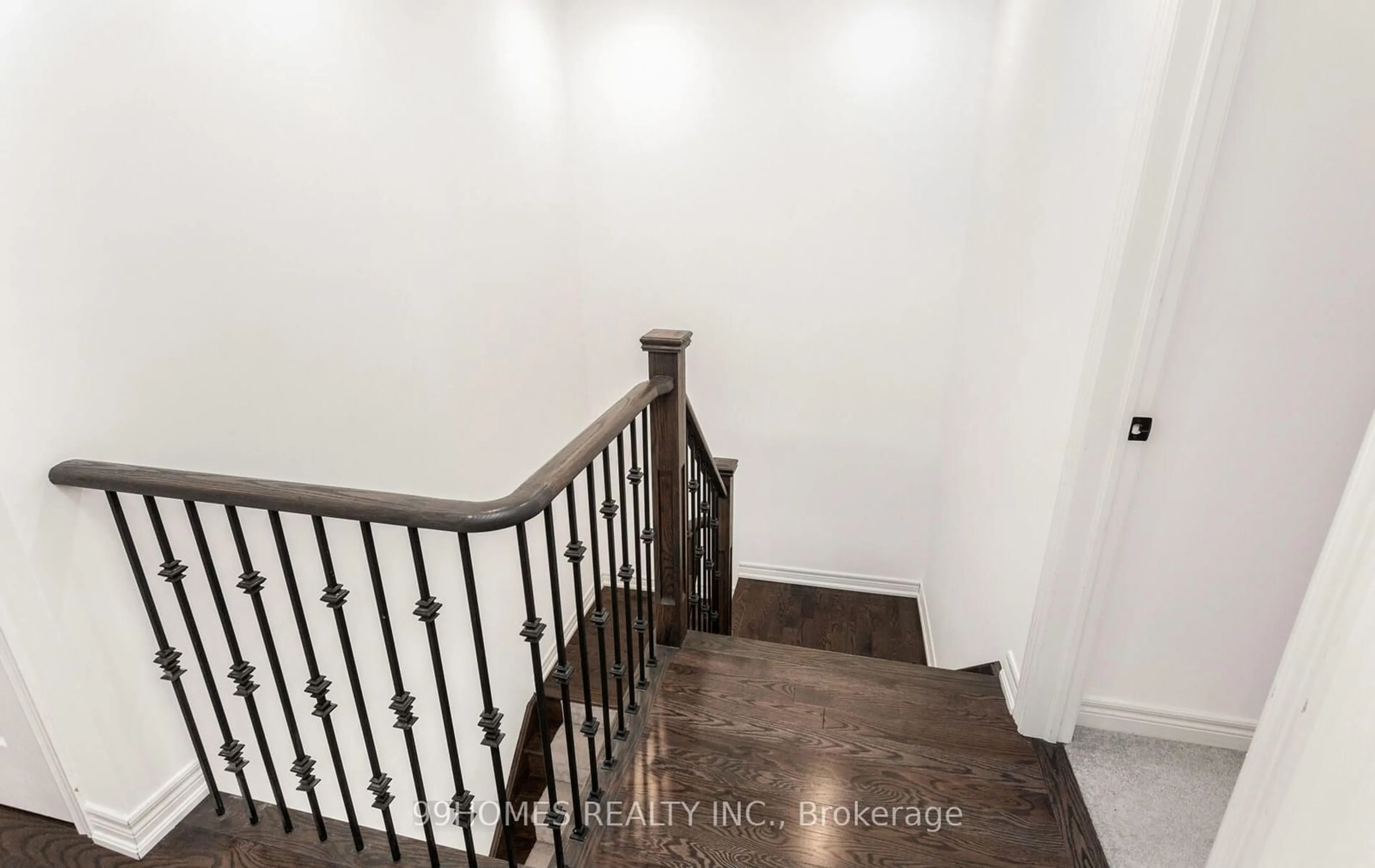 Stairs for 70 Sky Harbour Dr, Brampton Ontario L6Y 0V5