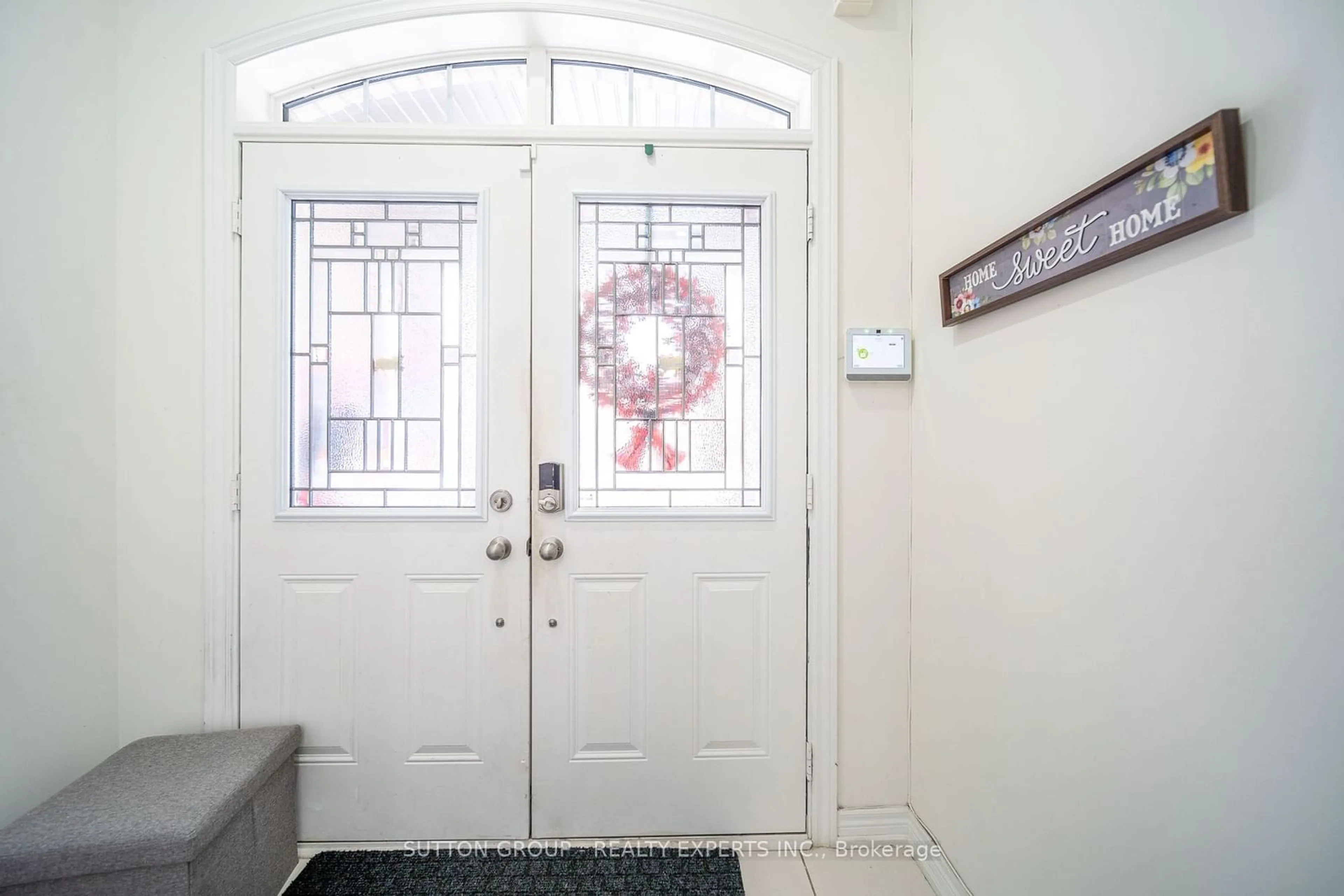 Indoor entryway for 50 Adventura Rd, Brampton Ontario L7A 5A7