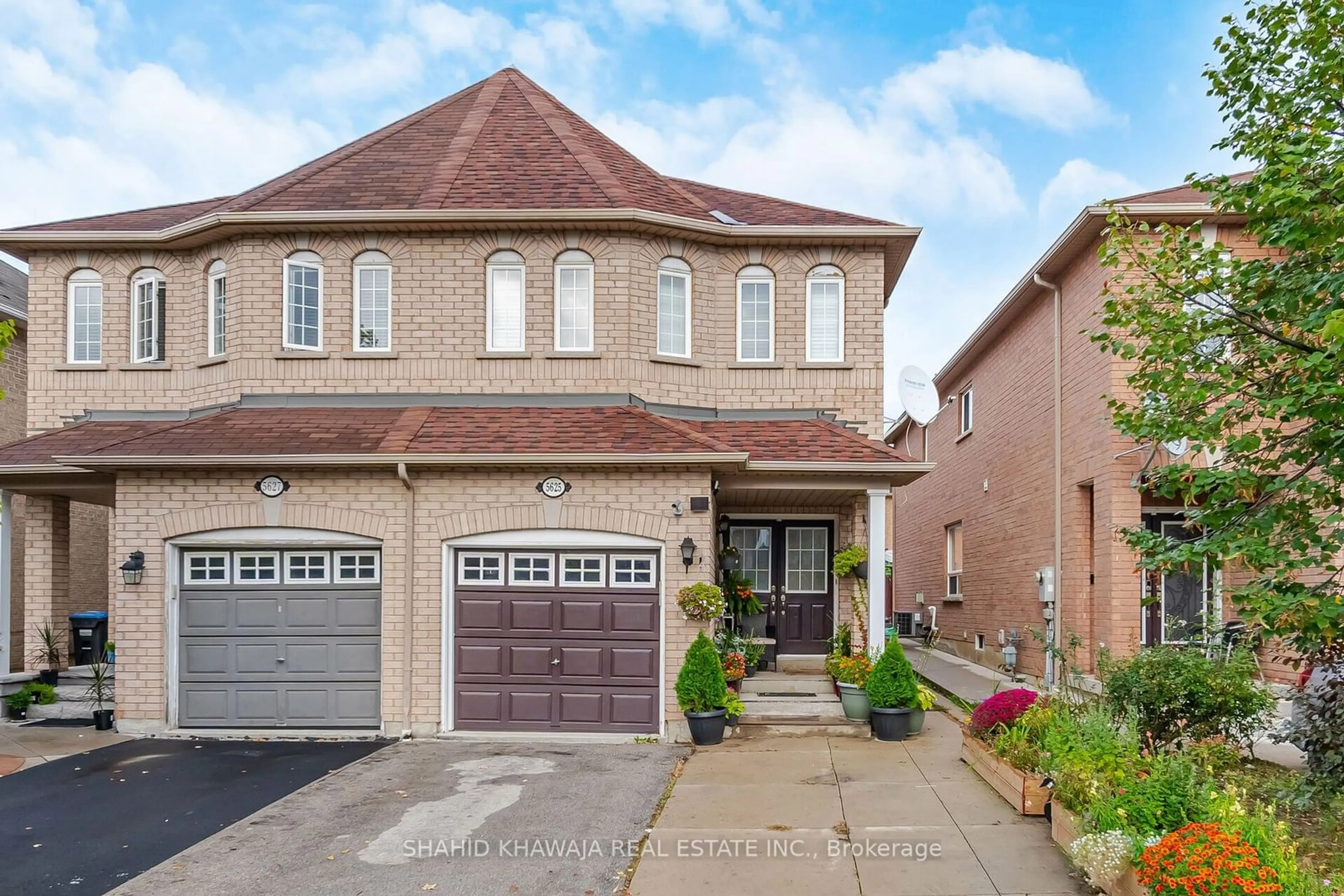 Home with brick exterior material, street for 5625 Annabelle Ave, Mississauga Ontario L5V 3A9