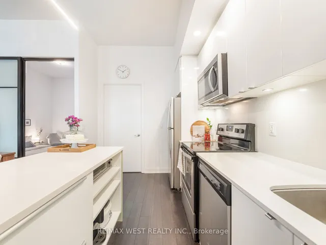 Additional property image - 5240 Dundas St Unit B209