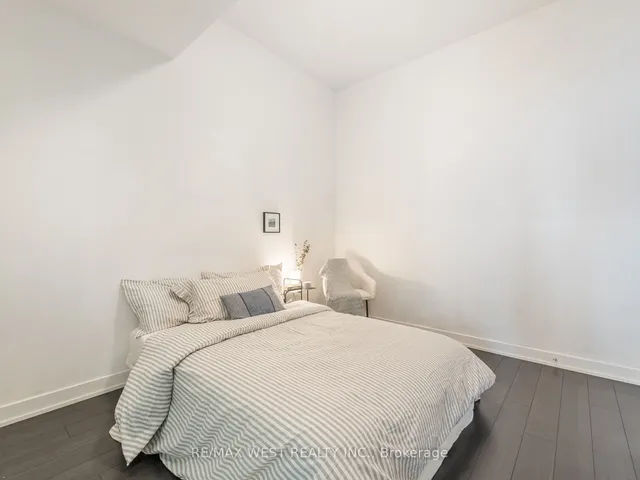 Additional property image - 5240 Dundas St Unit B209
