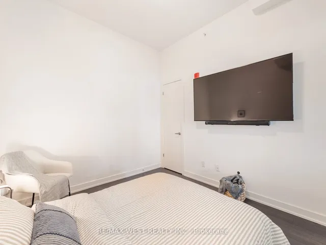 Additional property image - 5240 Dundas St Unit B209