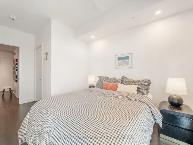 Additional property image - 5240 Dundas St Unit B209