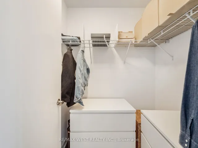 Additional property image - 5240 Dundas St Unit B209