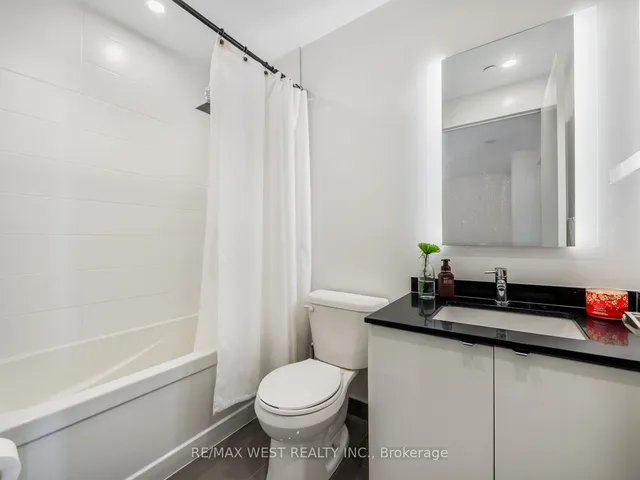 Additional property image - 5240 Dundas St Unit B209