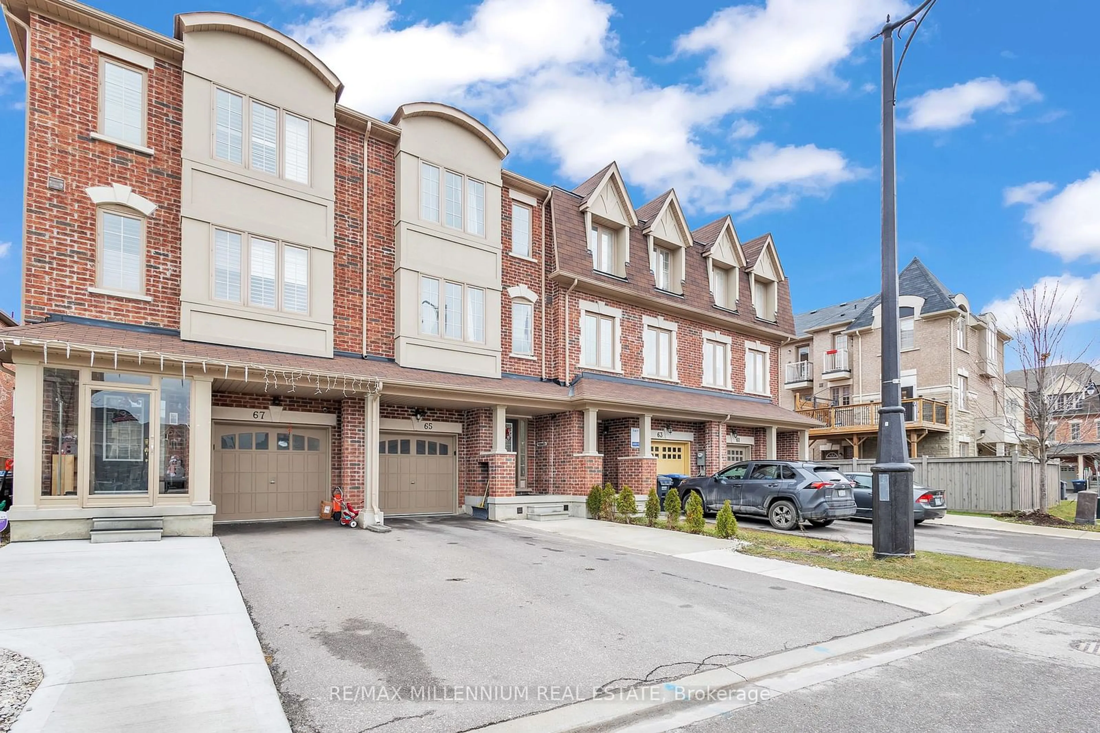 A pic from outside/outdoor area/front of a property/back of a property/a pic from drone, street for 65 New Pines Tr, Brampton Ontario L6Z 0H6