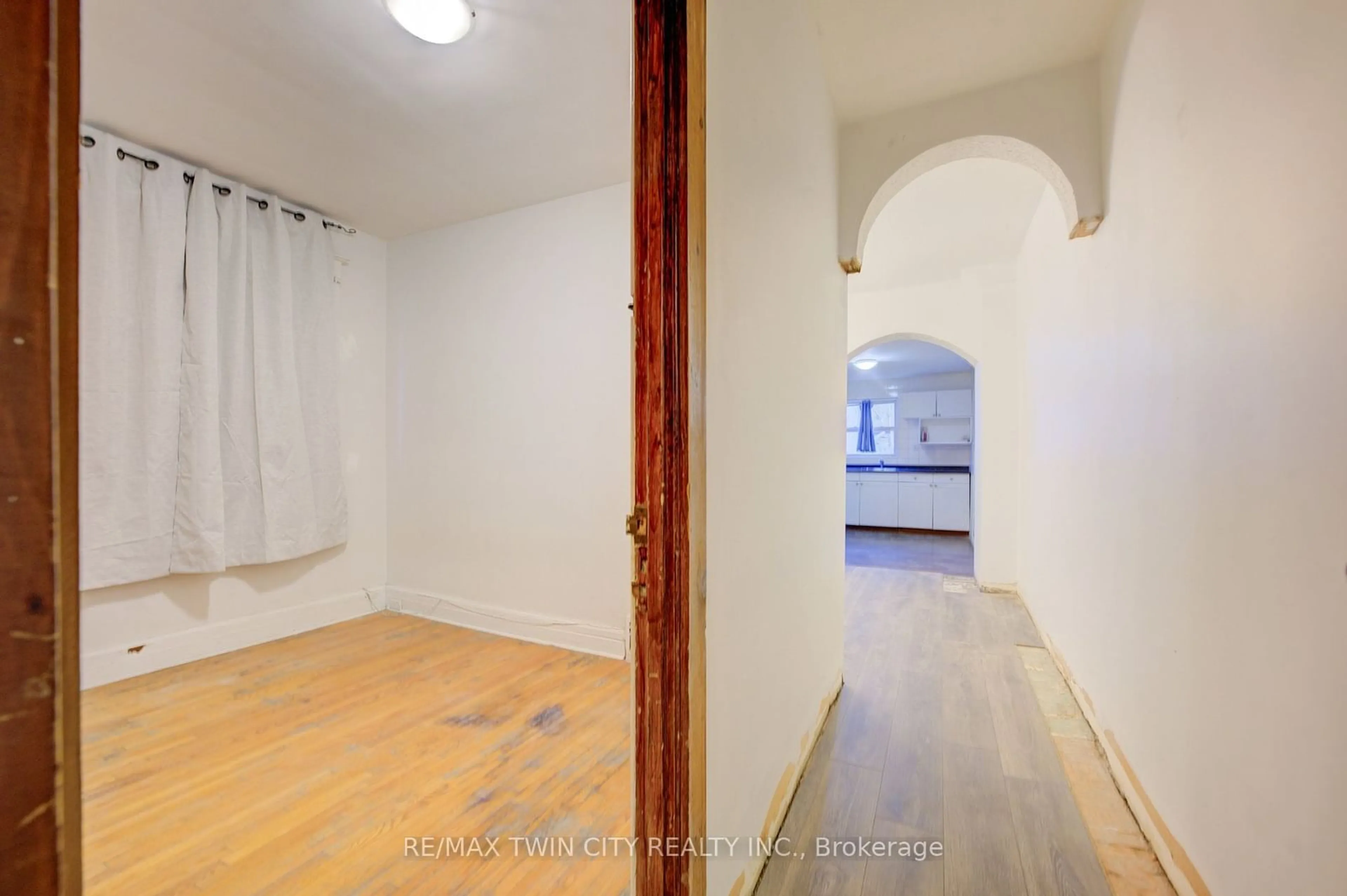 Indoor entryway for 295 Old Weston Rd, Toronto Ontario M6N 3A7