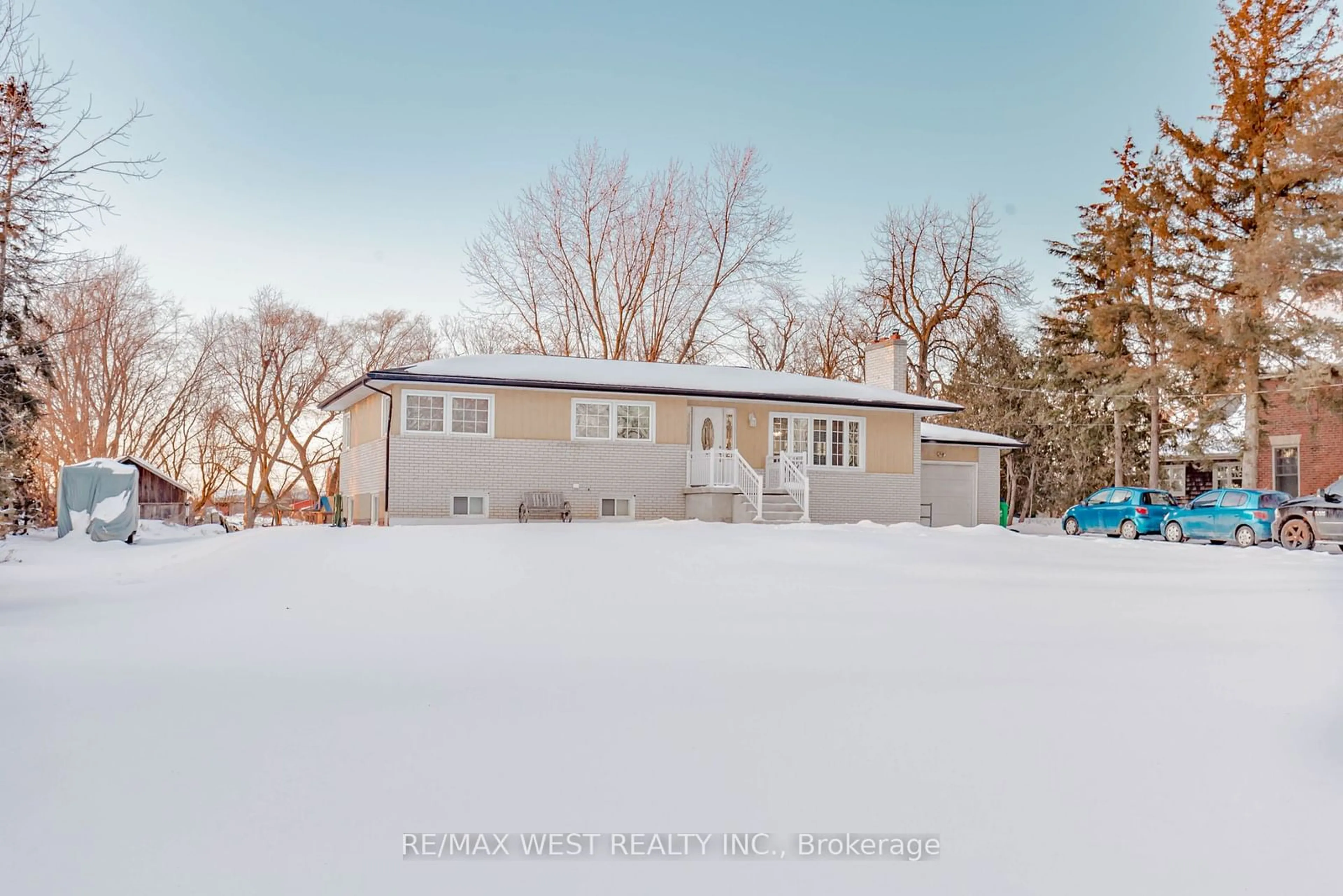 A pic from outside/outdoor area/front of a property/back of a property/a pic from drone, water/lake/river/ocean view for 5968 Olde Baseline Rd W, Caledon Ontario L7C 1E6