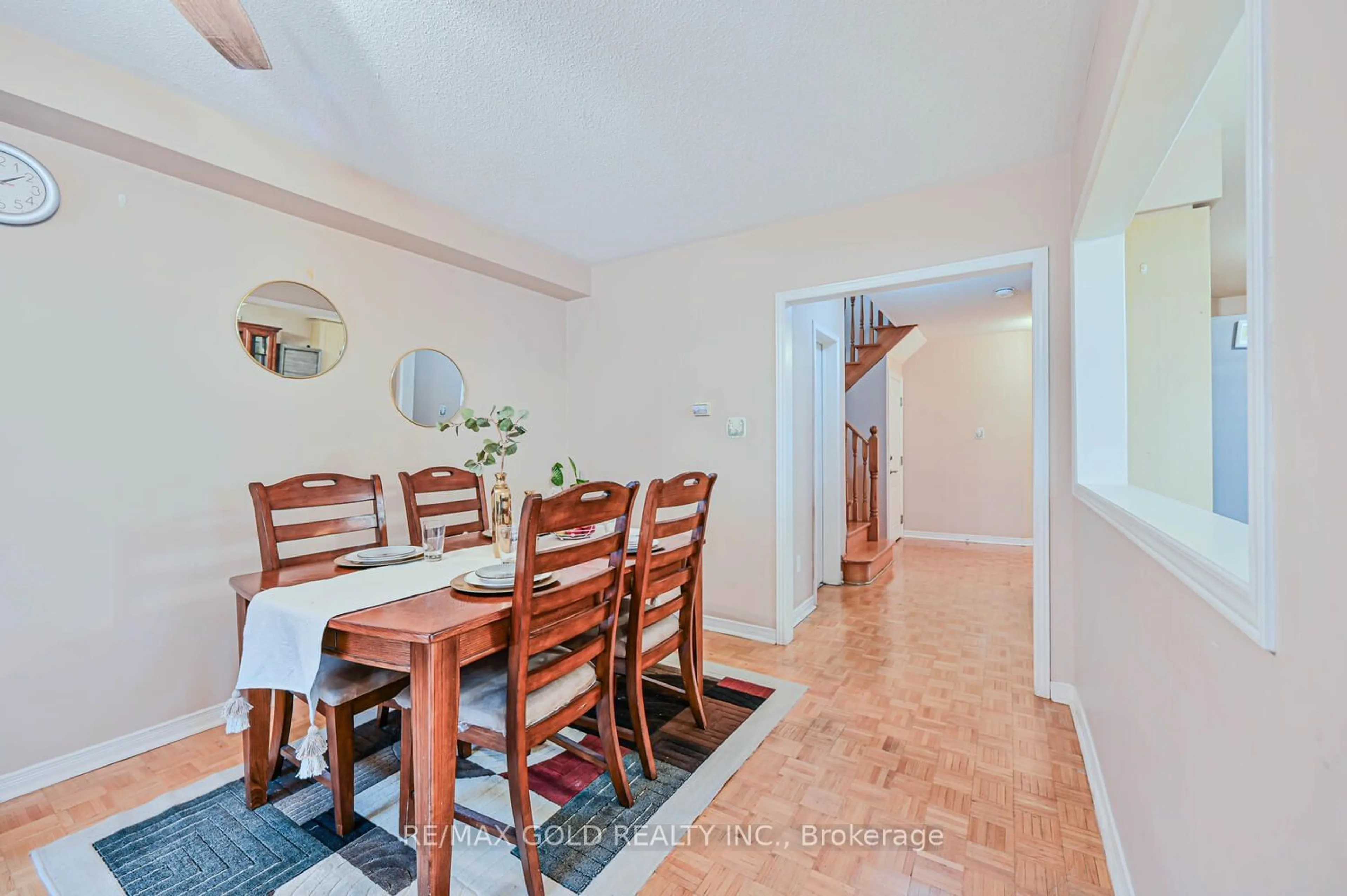 Dining room, ceramic/tile floor for 17 Red River Dr, Brampton Ontario L6R 2H9