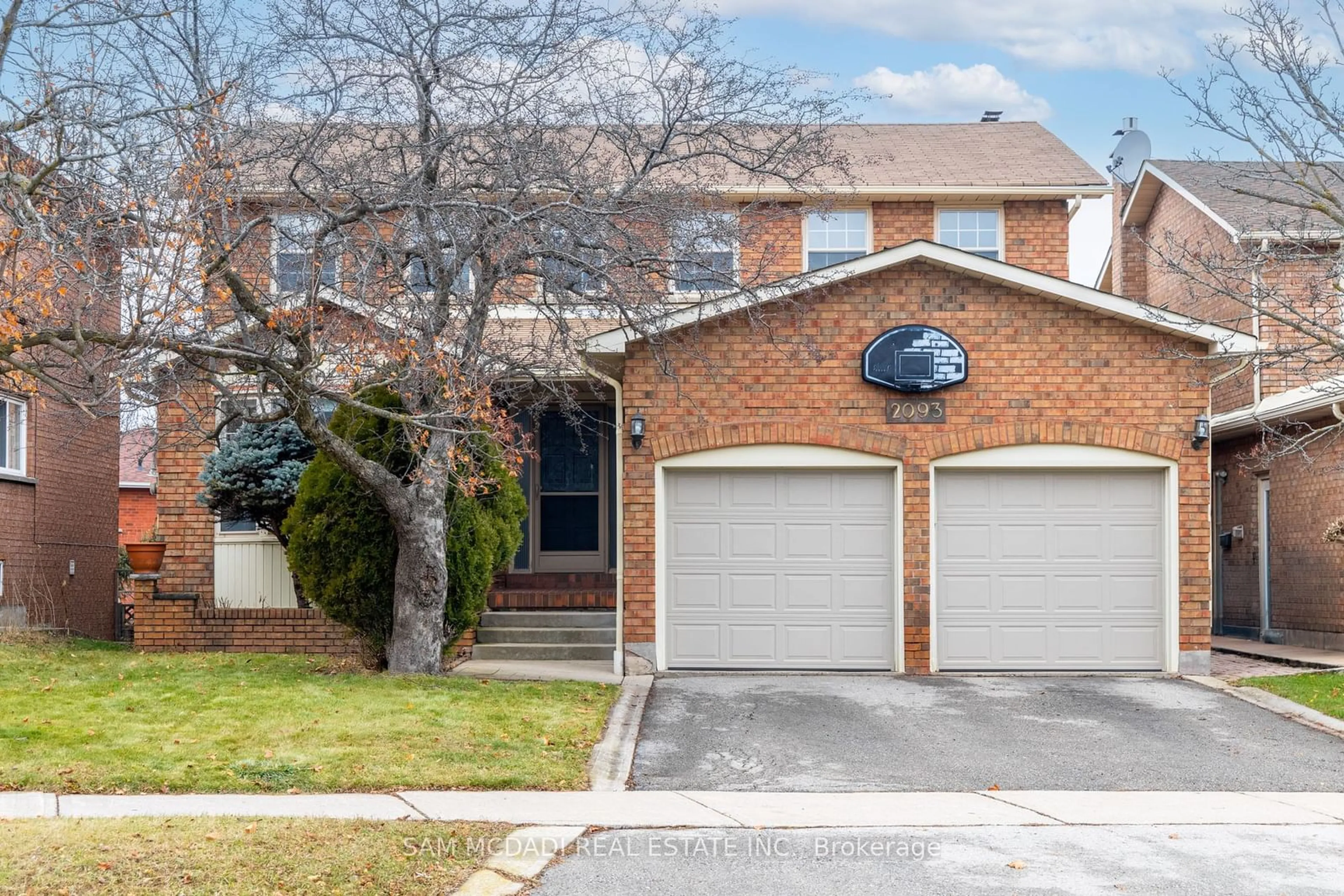 Home with brick exterior material, street for 2093 The Chase, Mississauga Ontario L5M 3B8