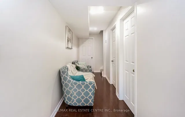 Additional image 8 of 1096 Barclay Circ