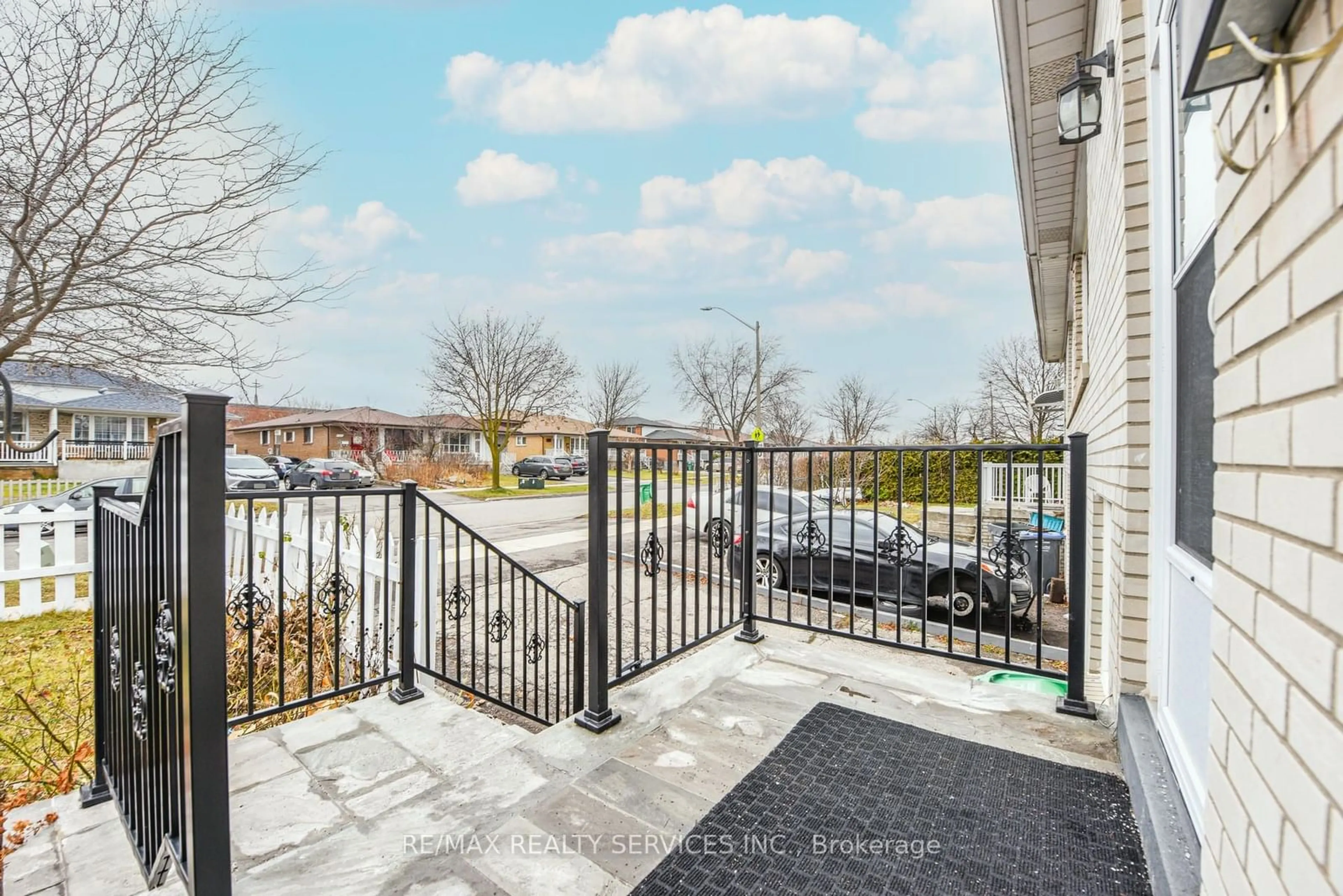 Patio, unknown for 3646 Corliss Cres, Mississauga Ontario L4T 2Z1