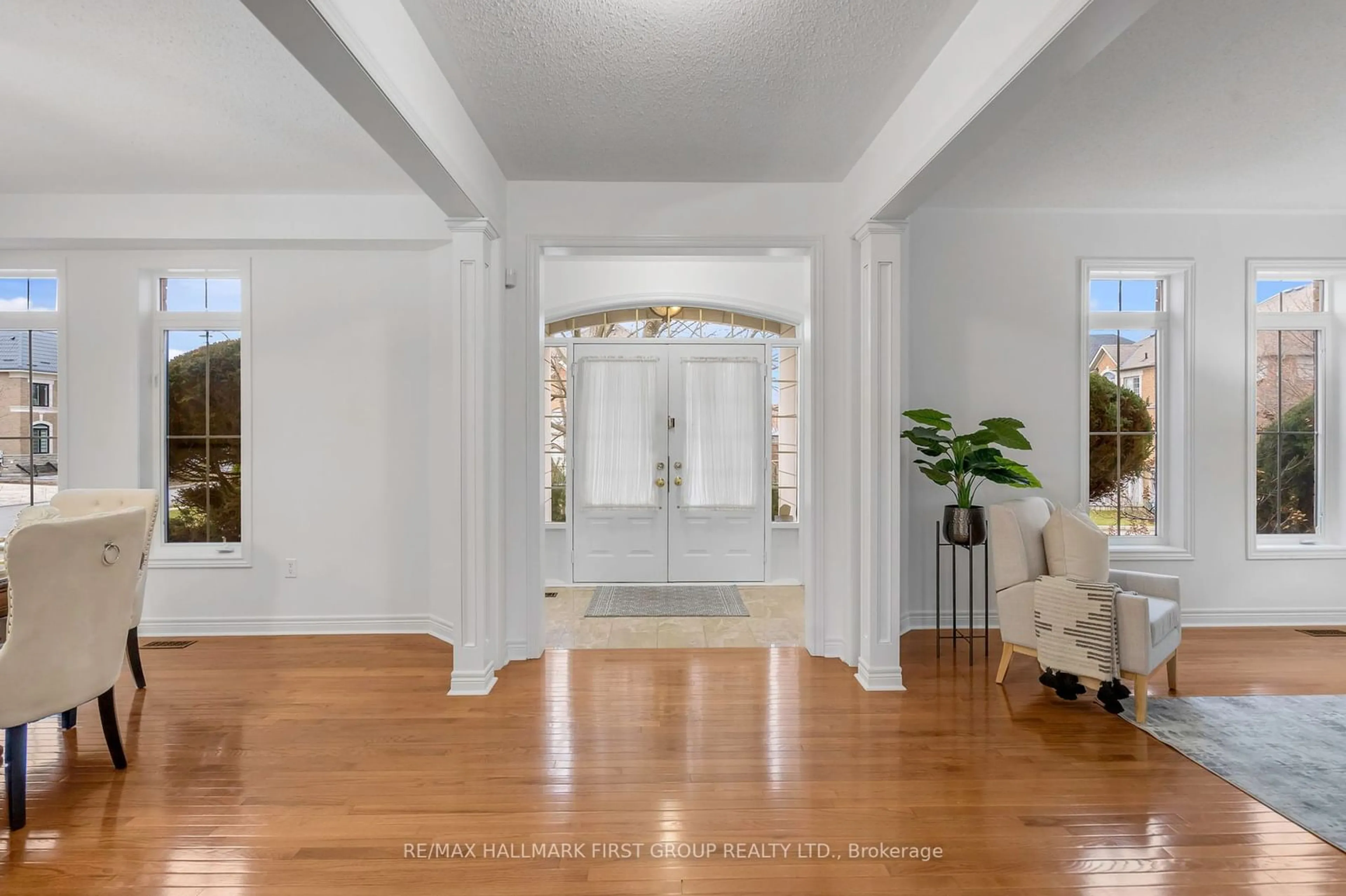 Indoor foyer for 13 Pathlink Gate, Brampton Ontario L6P 2G2