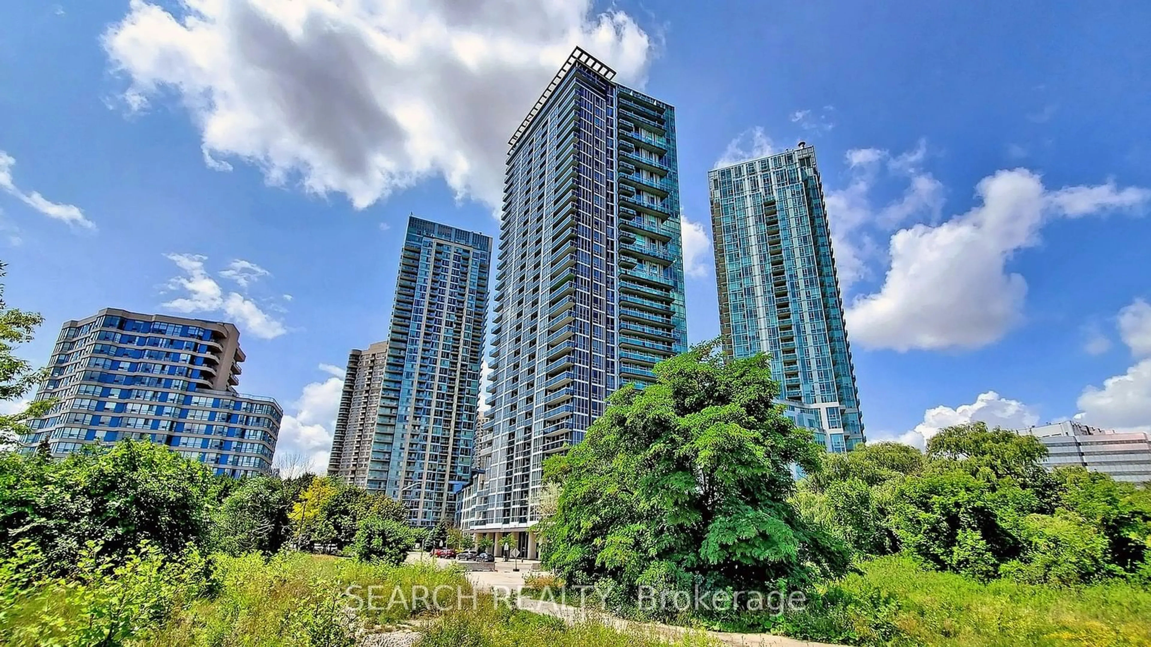 A pic from outside/outdoor area/front of a property/back of a property/a pic from drone, city buildings view from balcony for 223 Webb Dr #2906, Mississauga Ontario L5B 0E8