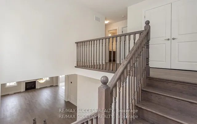Additional property image - 588 Queen Mary Dr