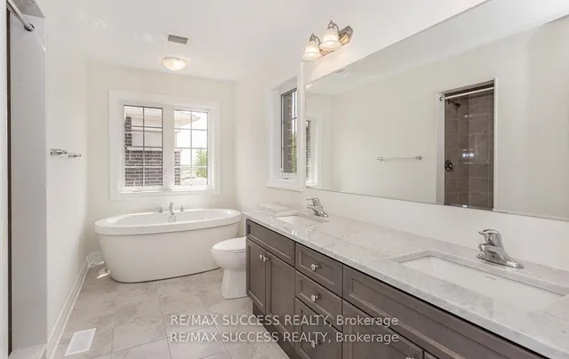 Additional property image - 588 Queen Mary Dr