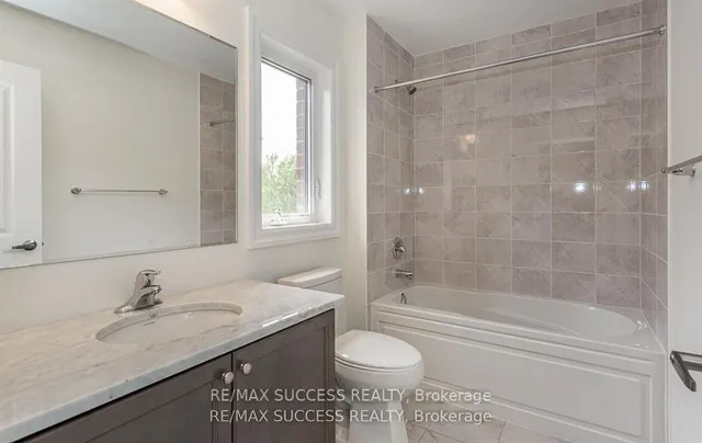 Additional property image - 588 Queen Mary Dr