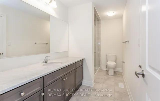 Additional property image - 588 Queen Mary Dr