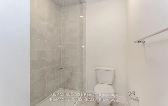 Additional property image - 588 Queen Mary Dr