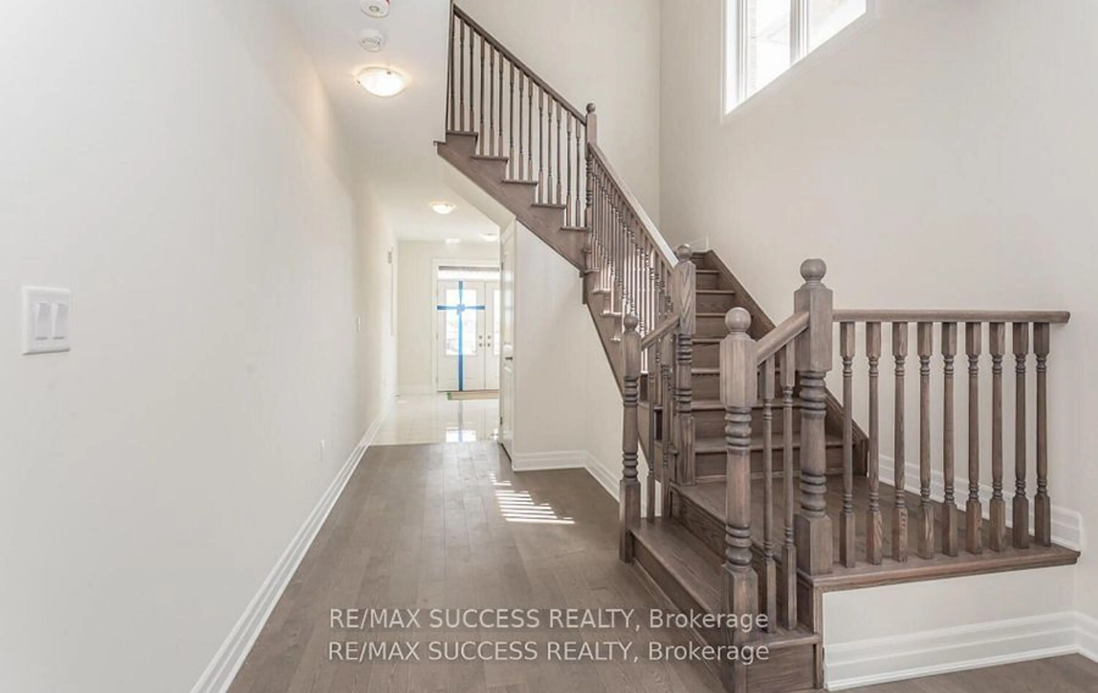 Stairs for 588 Queen Mary Dr, Brampton Ontario L7A 5H5