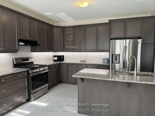 Additional property image - 588 Queen Mary Dr