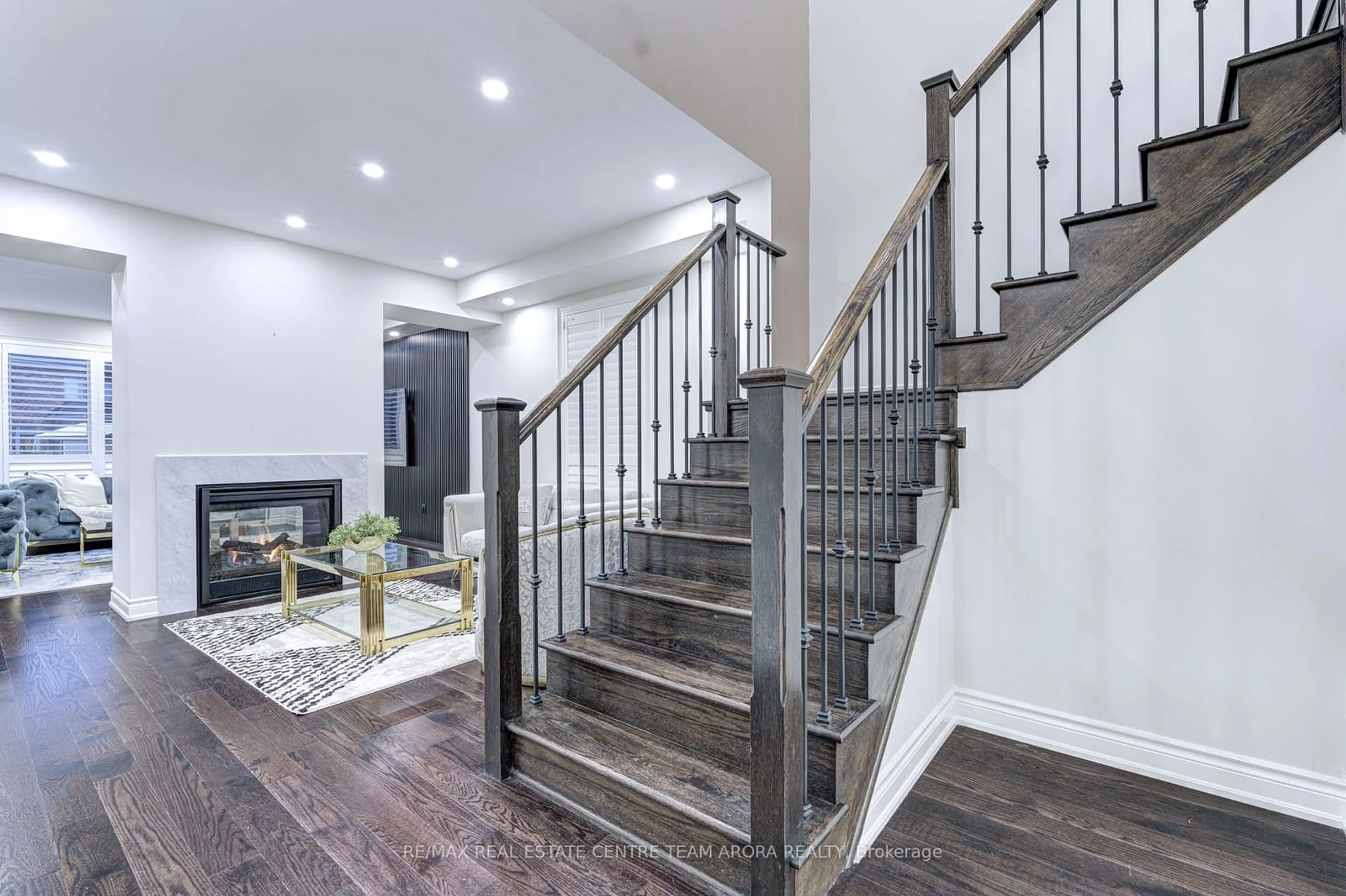 Stairs for 47 Dunley Cres, Brampton Ontario L6X 5G8