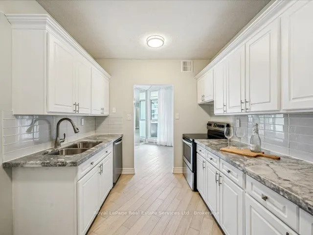 Additional property image - 5250 Lakeshore Rd Unit 708