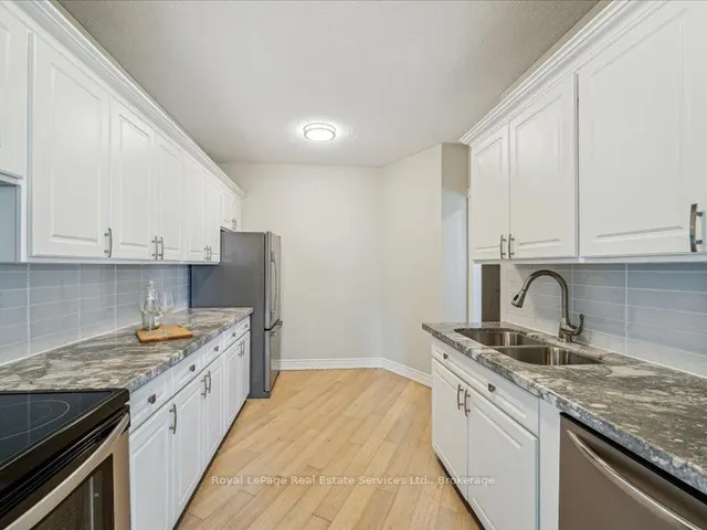 Additional property image - 5250 Lakeshore Rd Unit 708